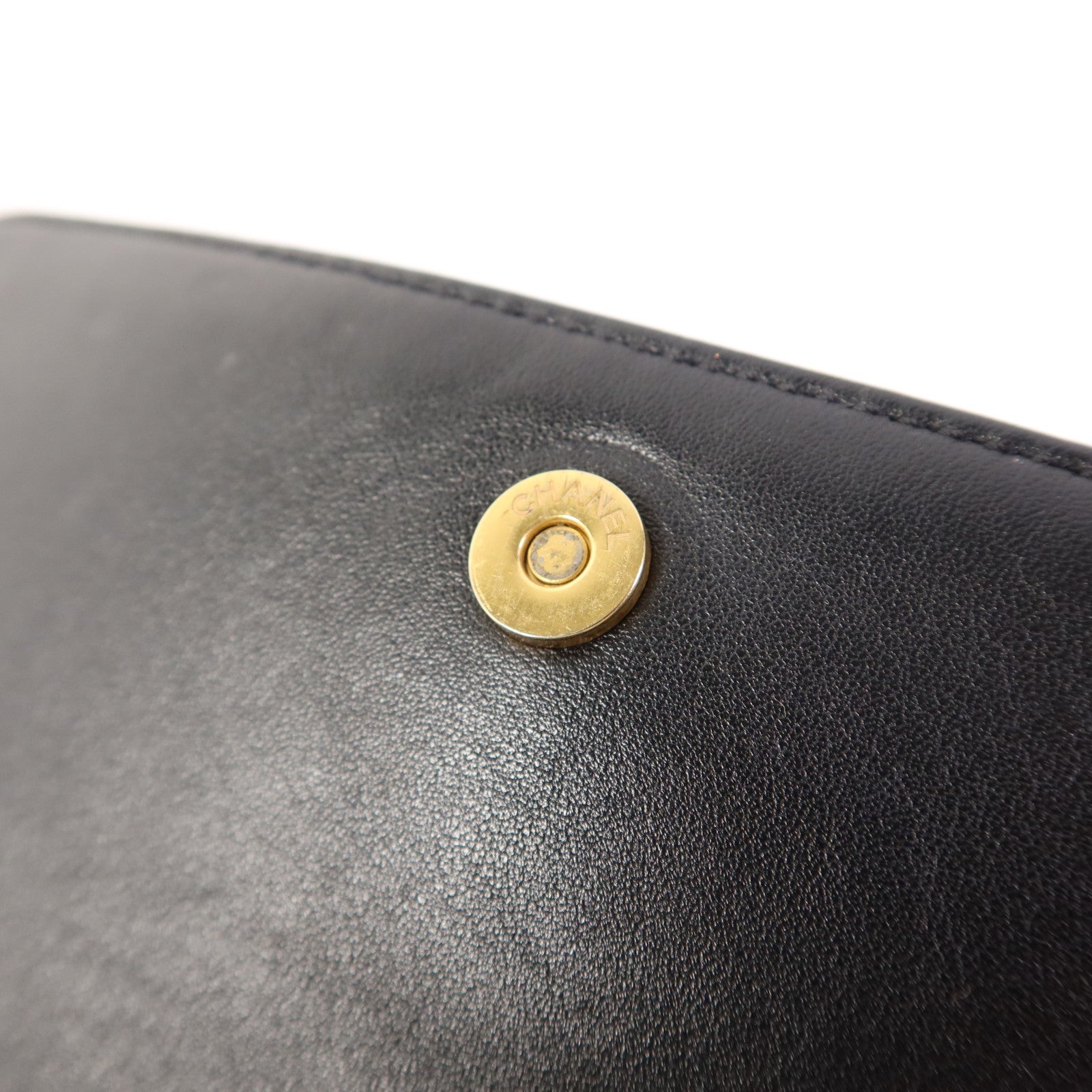 CHANEL 牛皮皮革Enchained Flap Bag金扣鏈帶肩背袋