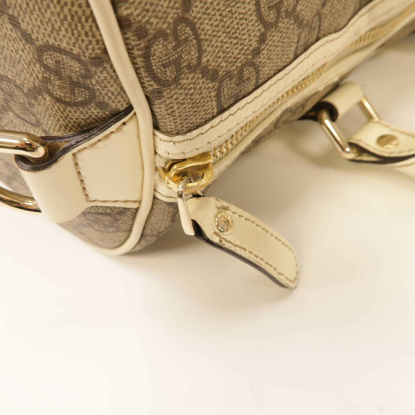 GUCCI 塗層帆布Boston Bag銀扣手挽袋白色/啡色