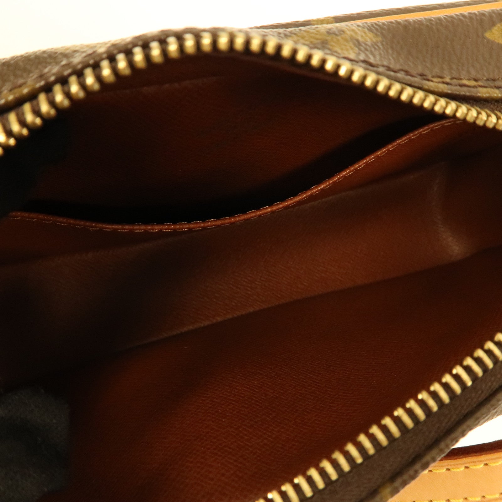 LOUIS VUITTON Monogram Pochette Cite金扣肩背袋啡色