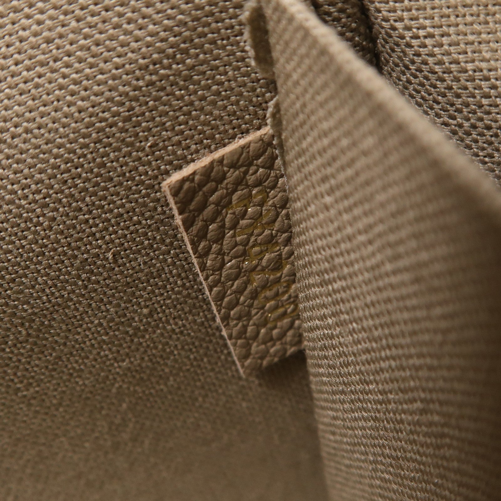 LOUIS VUITTON Monogram Empreinte Felicie Pochette金扣鏈帶肩背袋