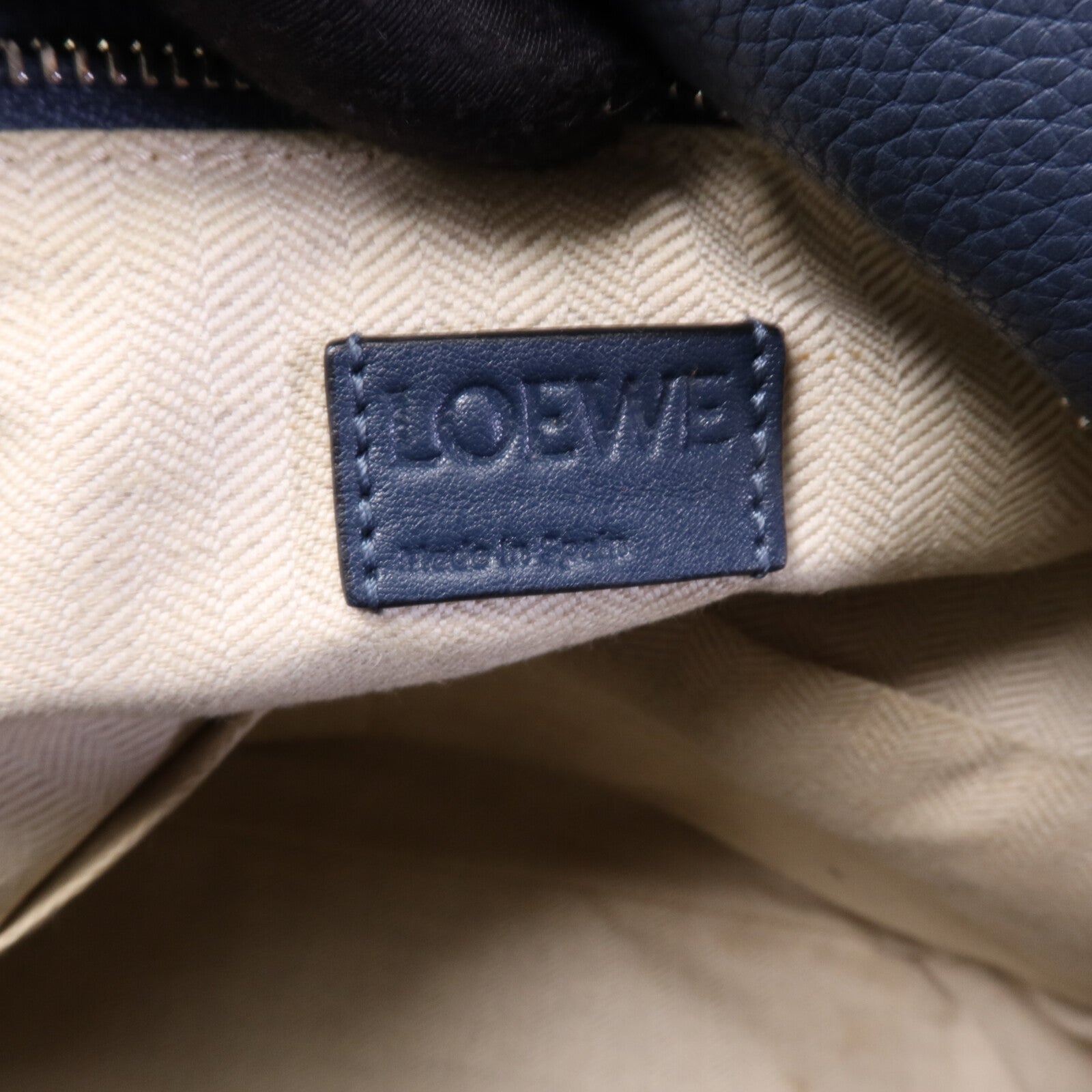 LOEWE 牛皮皮革Puzzle Medium銀扣手挽肩背兩用袋