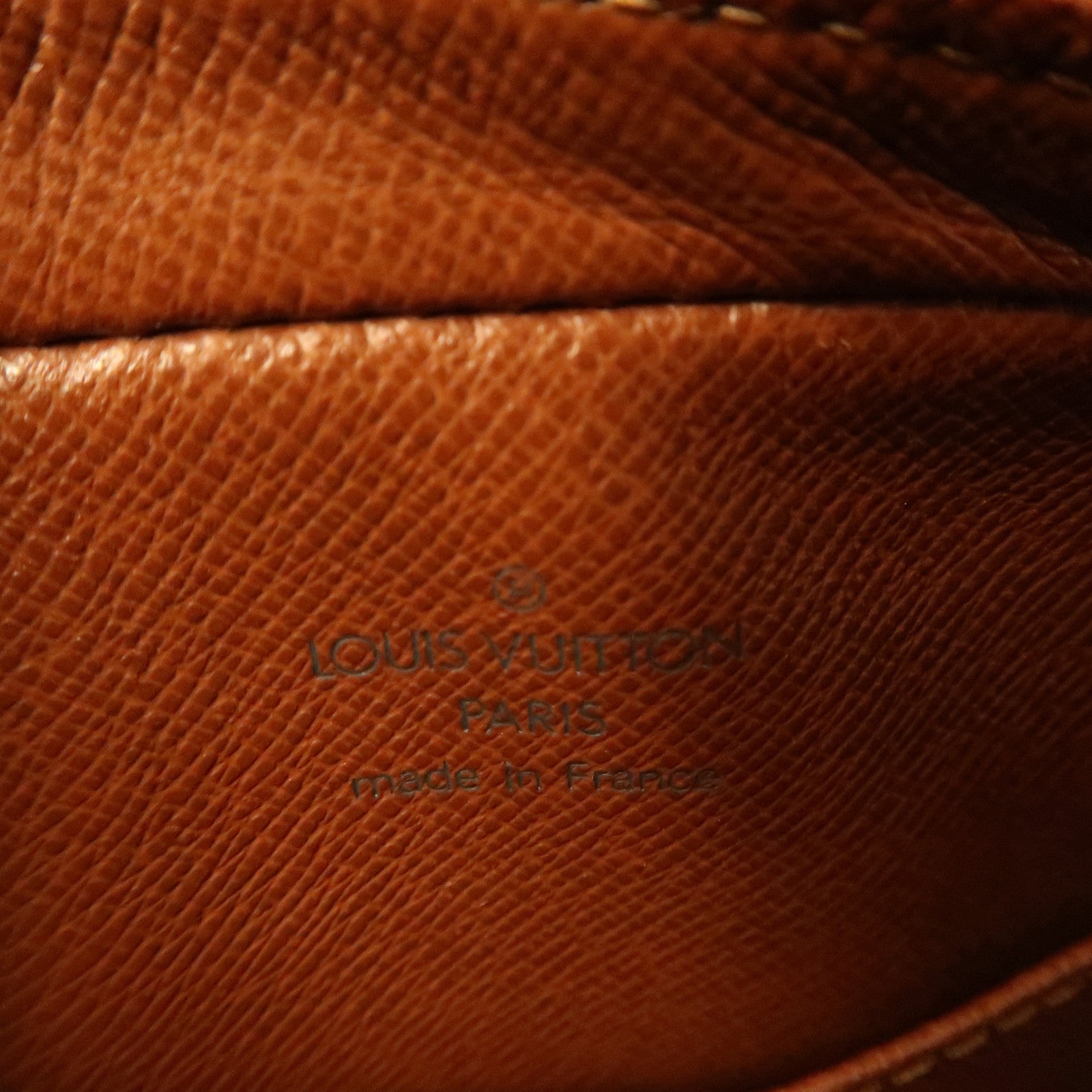 LOUIS VUITTON Monogram Pochette Cite金扣肩背袋啡色
