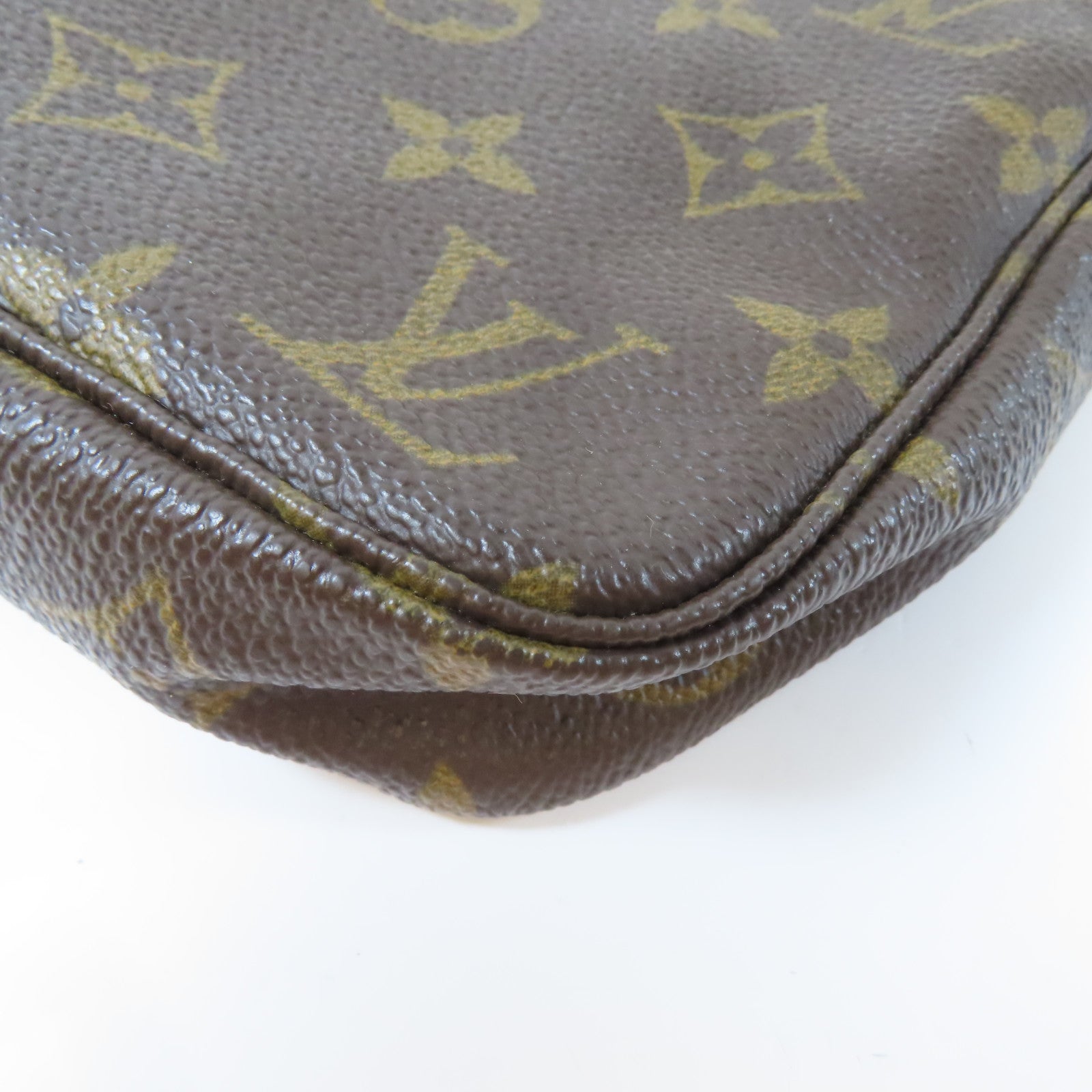 LOUIS VUITTON Monogram Pochette Accessoires金扣手挽袋啡色