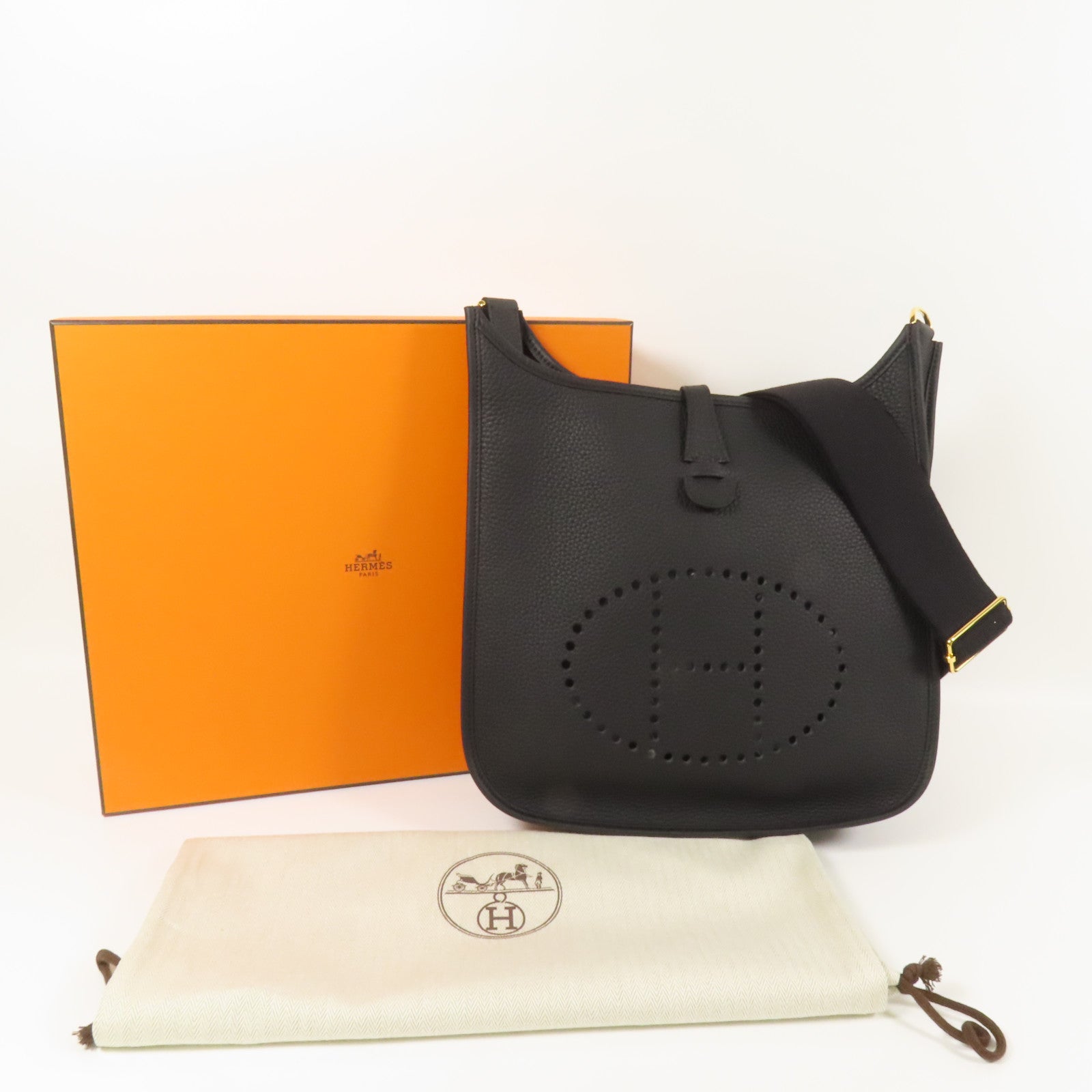 HERMES Clemence皮革Evelyne PM 金扣肩背袋Noir