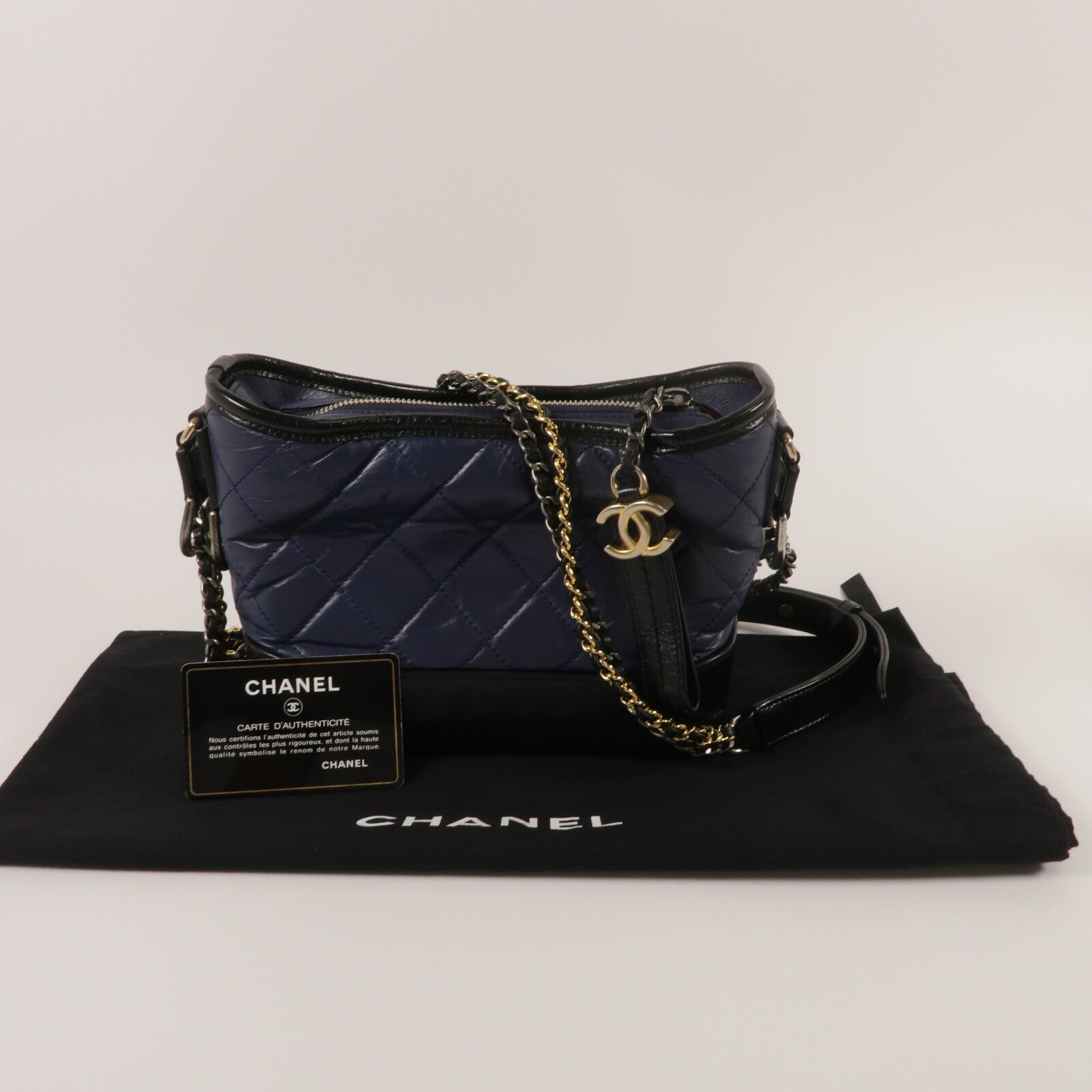 CHANEL 牛皮皮革Gabrielle Small鏈帶肩背袋