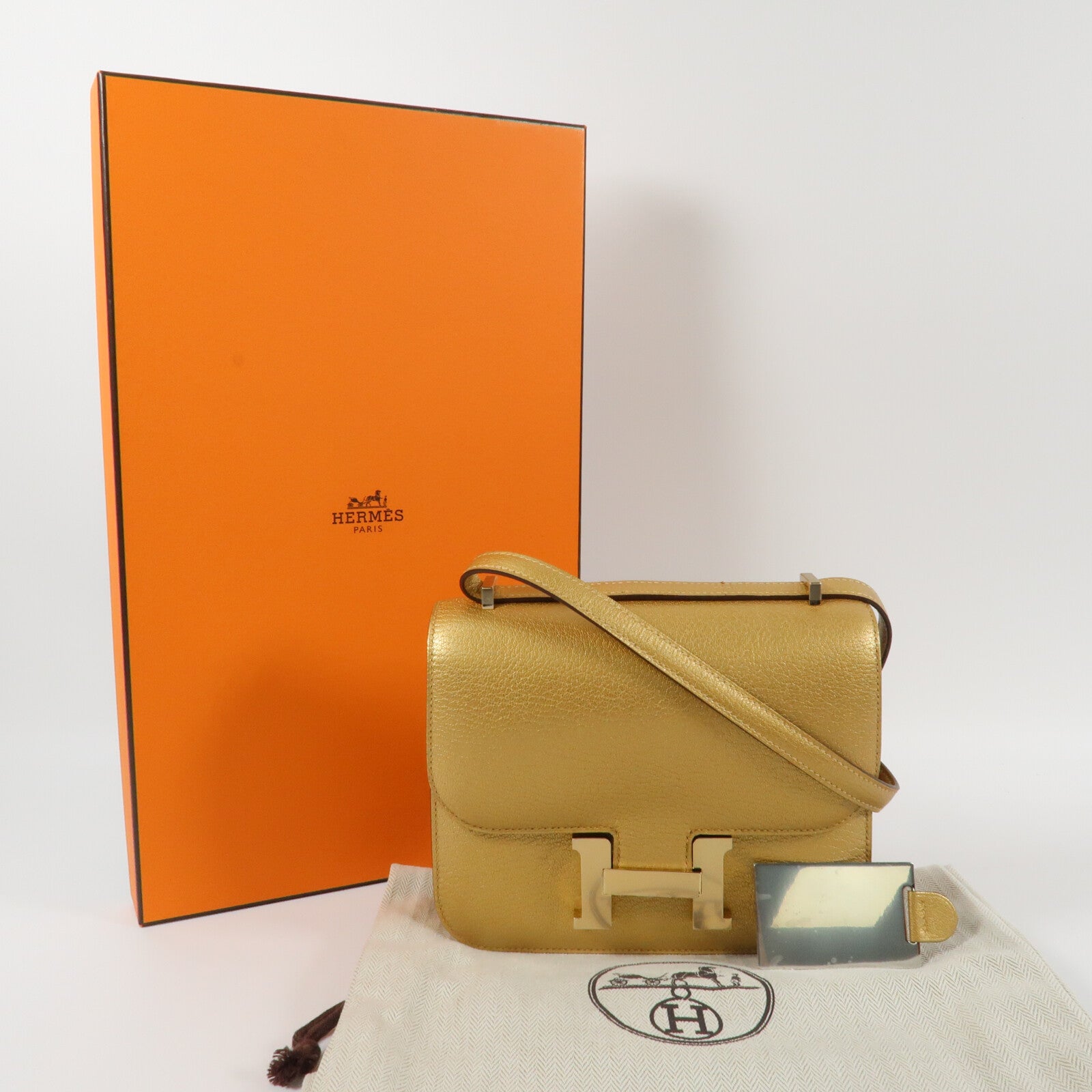 HERMES Chevre皮革Constance Mini金扣肩背袋Dore