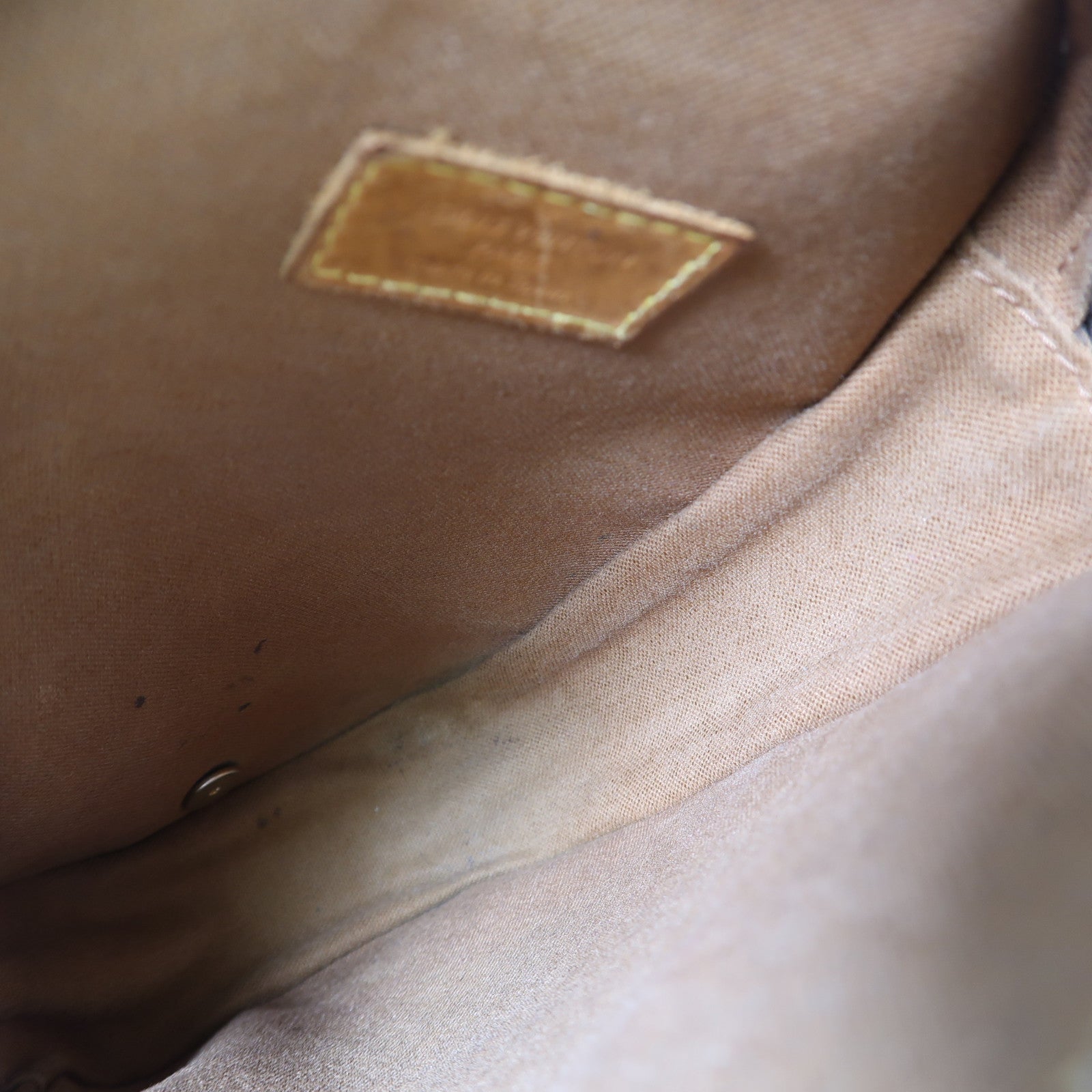 LOUIS VUITTON Monogram Pochette Gange金扣肩背袋啡色