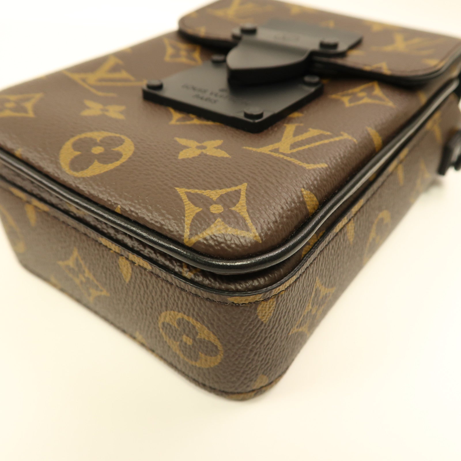 LOUIS VUITTON 【激減優惠】Monogram S-Lock Vertical肩背袋啡色/黑色
