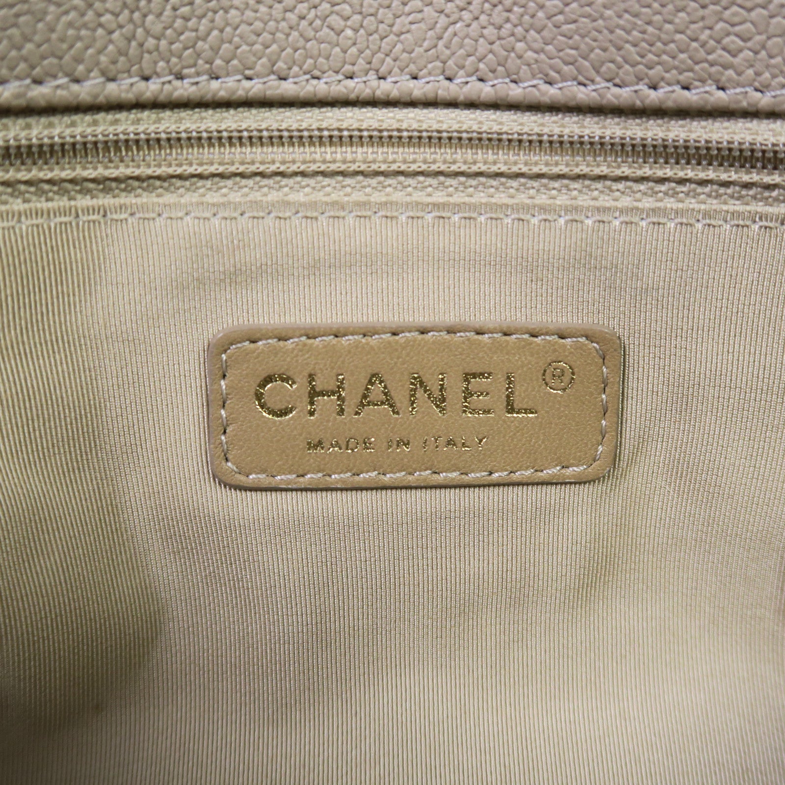 CHANEL 【激減優惠】Caviar皮革Chain Shoulder金扣鏈帶肩背袋米色