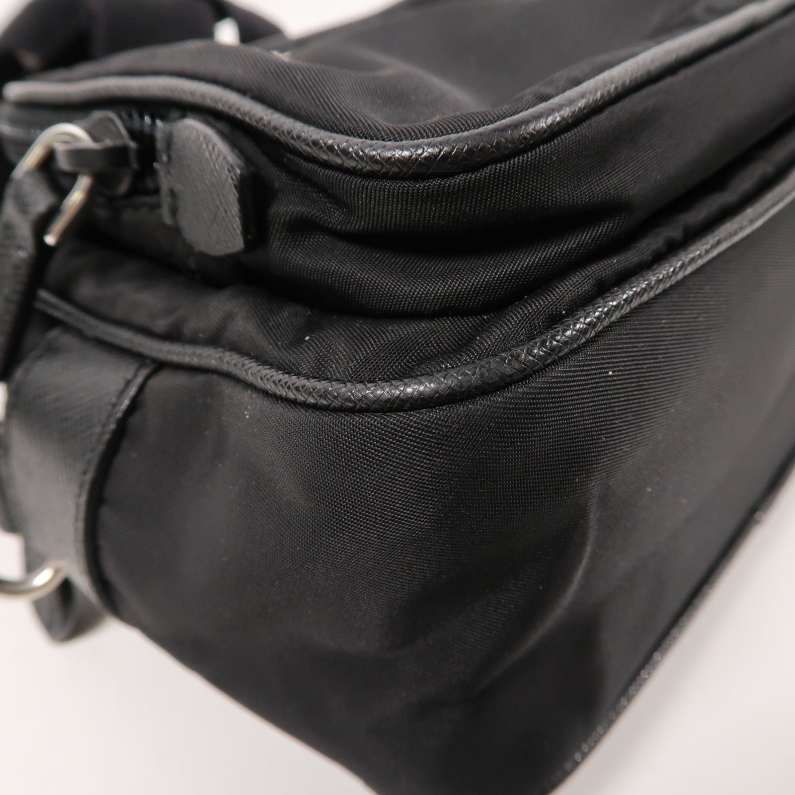 PRADA 尼龍Shoulder Bag銀扣肩背袋黑色
