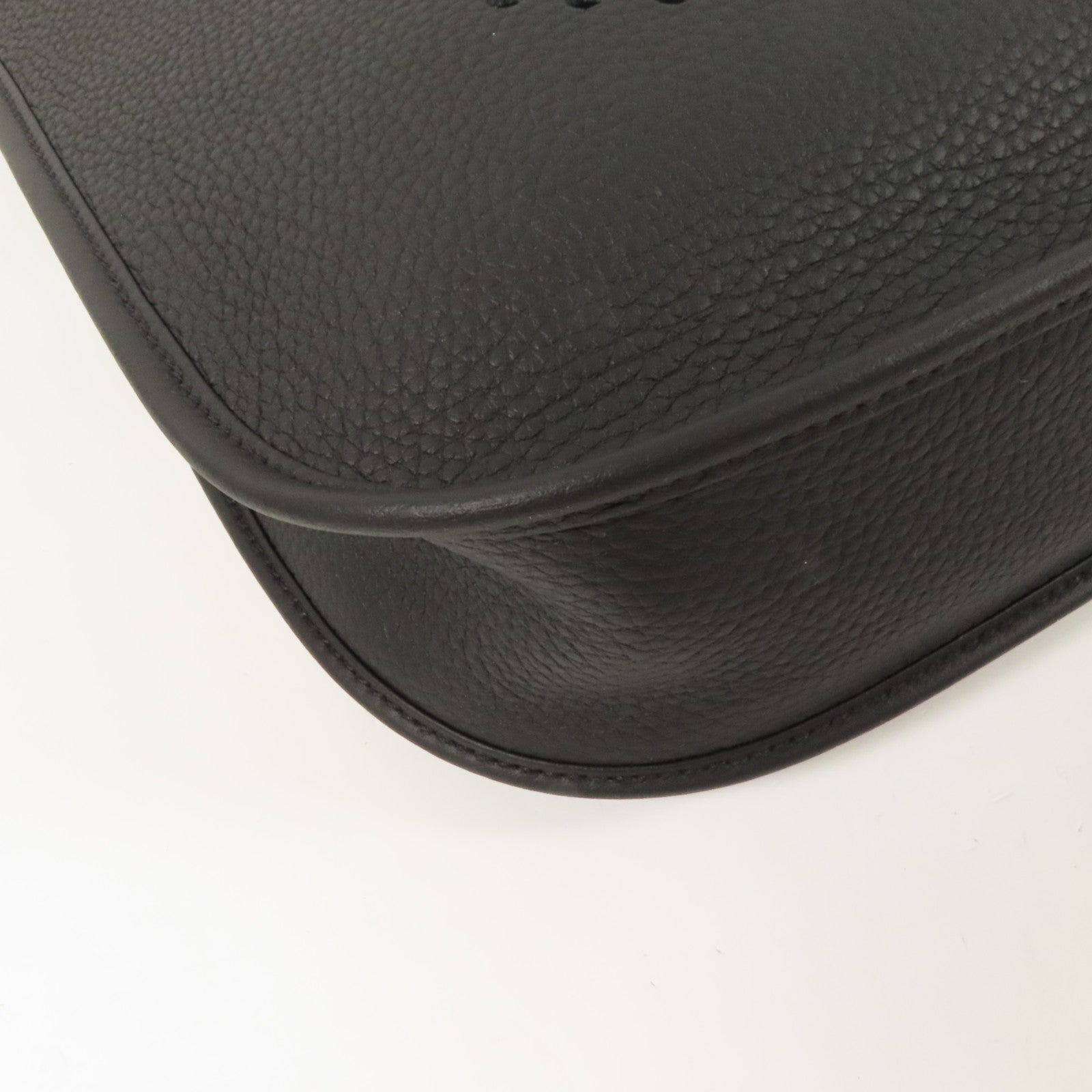 HERMES Clemence皮革Evelyne PM 金扣肩背袋Noir