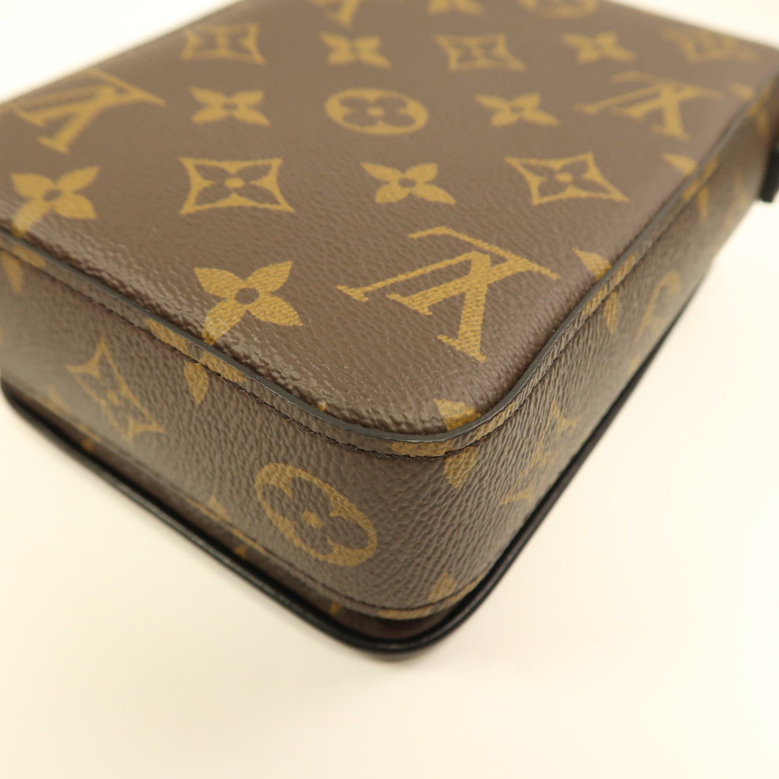 LOUIS VUITTON 【激減優惠】Monogram S-Lock Vertical肩背袋啡色/黑色