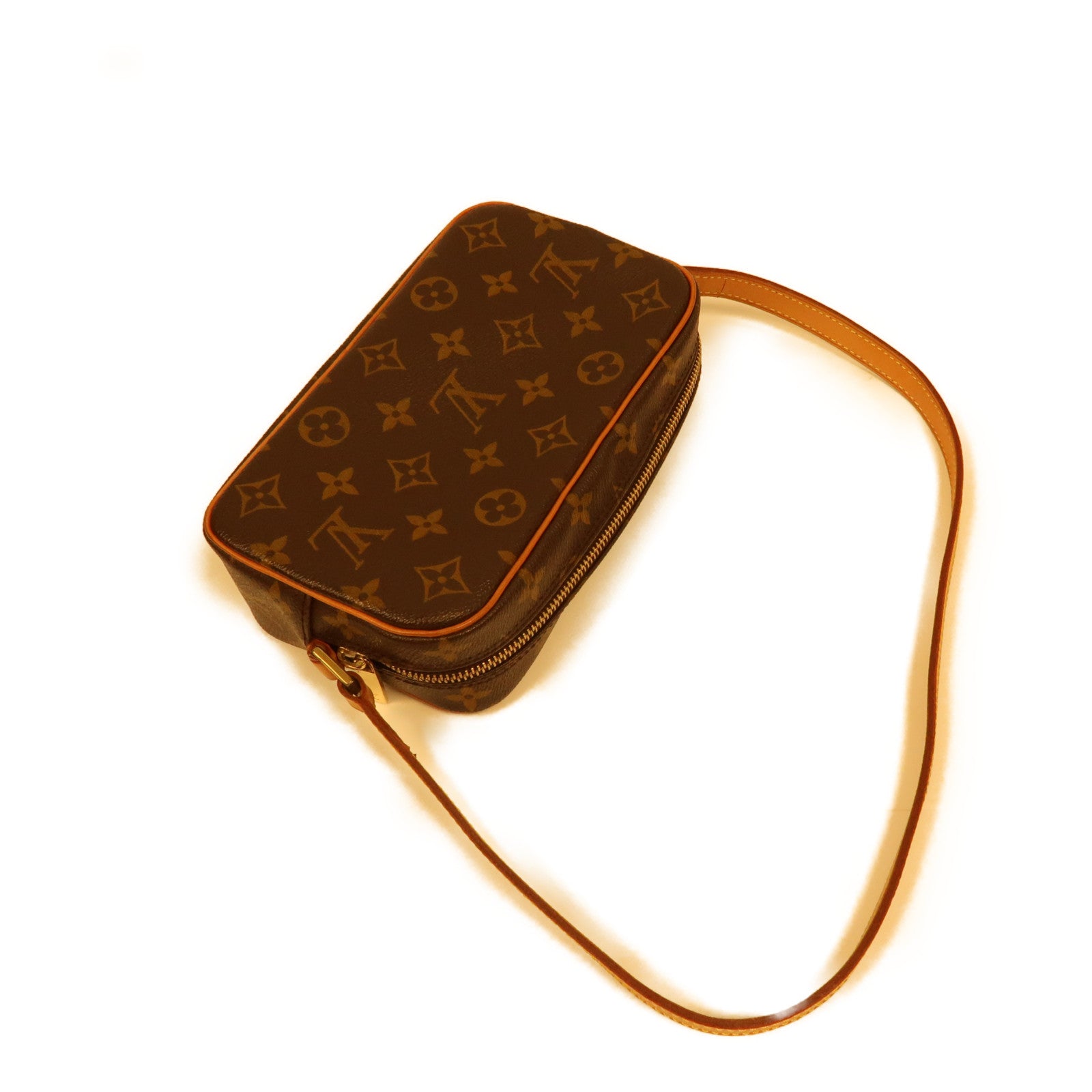 LOUIS VUITTON Monogram Pochette Cite金扣肩背袋啡色