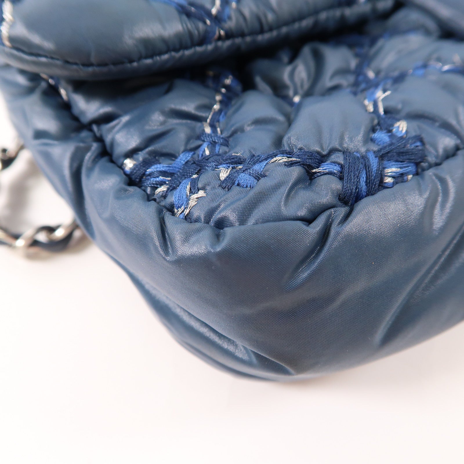 CHANEL 尼龍Chain Shoulder銀扣鏈帶肩背袋藍色