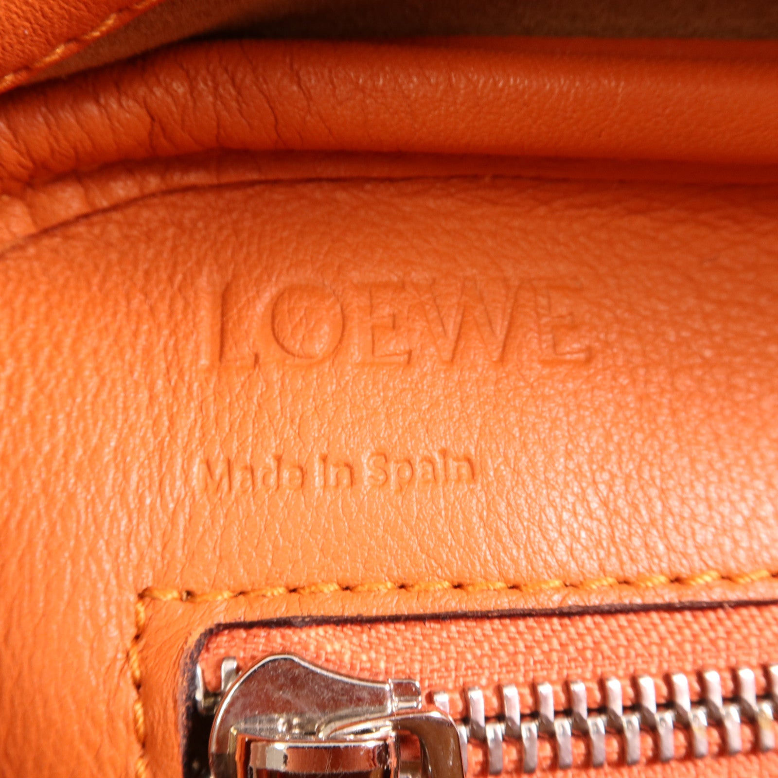 LOEWE 牛皮皮革2 Way Shoulder銀扣手挽肩背兩用袋