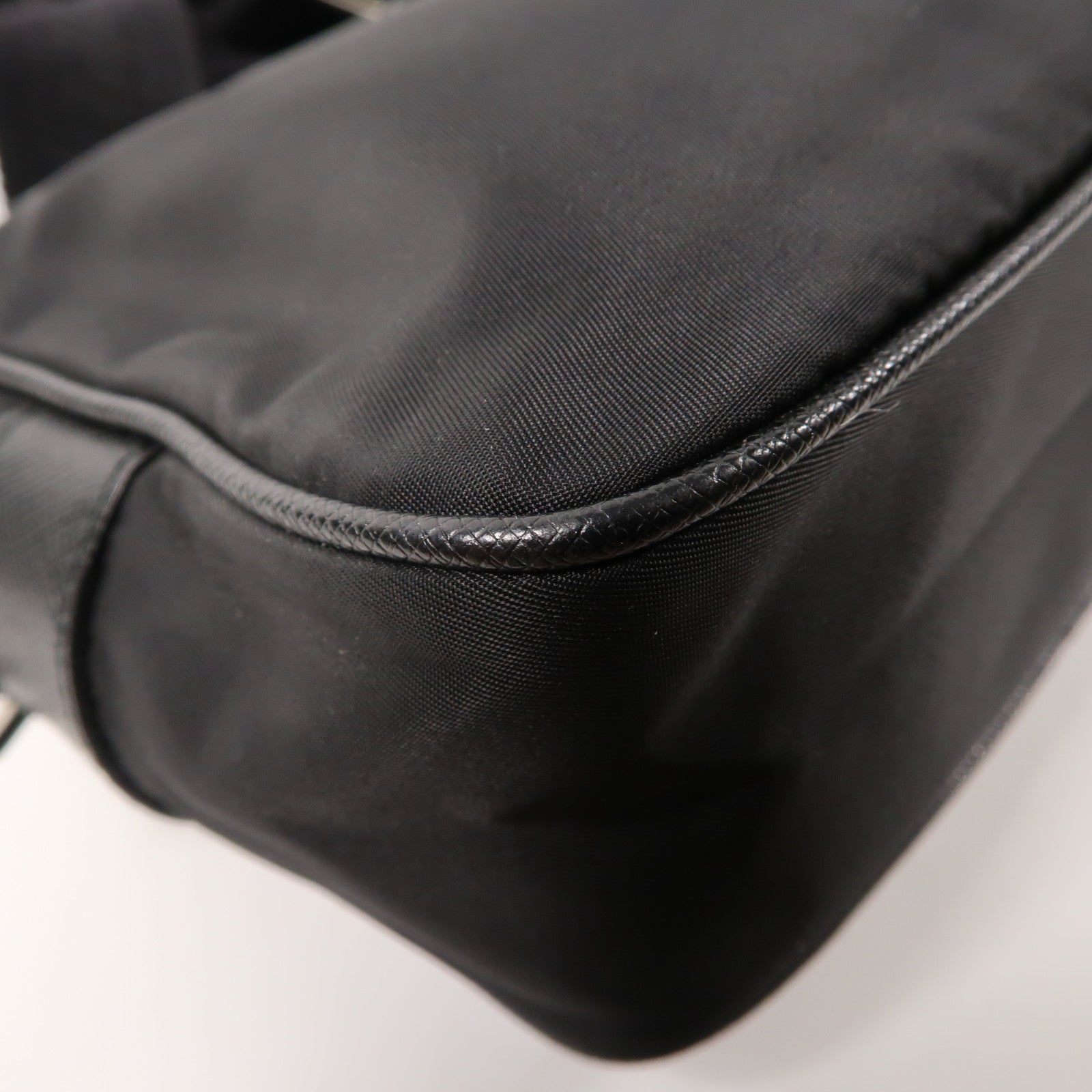 PRADA 尼龍Shoulder Bag銀扣肩背袋黑色