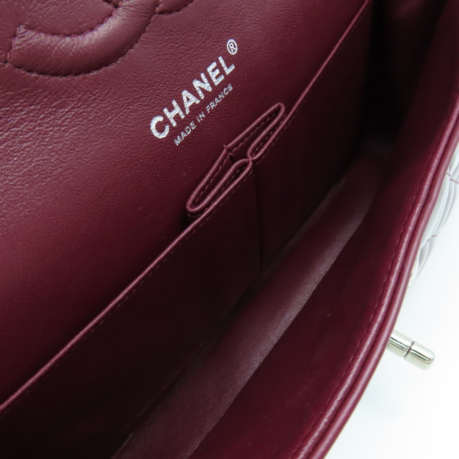 CHANEL **【清倉大減價】菱格漆皮皮革Classic Chain Shoulder Bag銀扣鏈帶肩背袋啡色