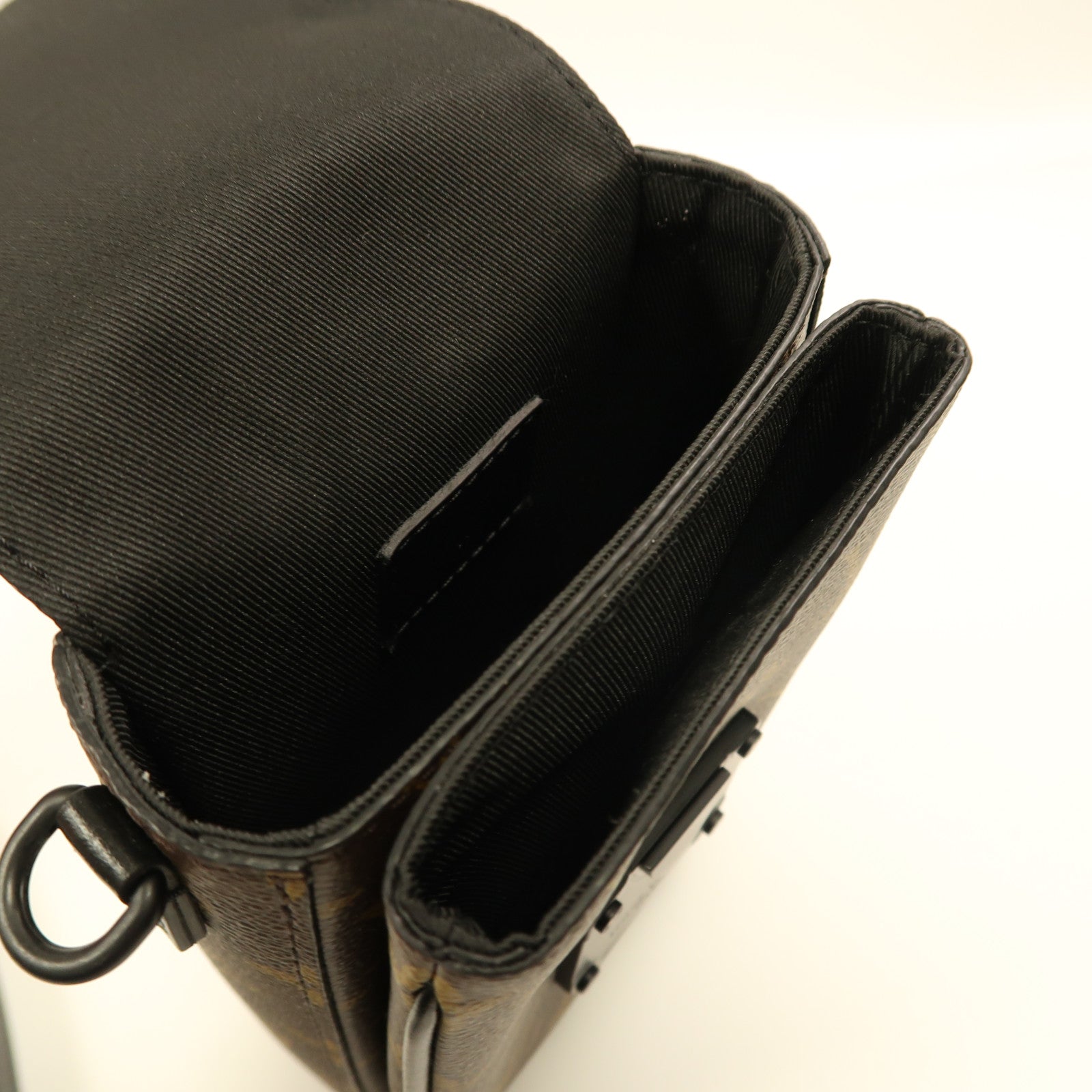 LOUIS VUITTON Monogram S-Lock Vertical肩背袋啡色/黑色