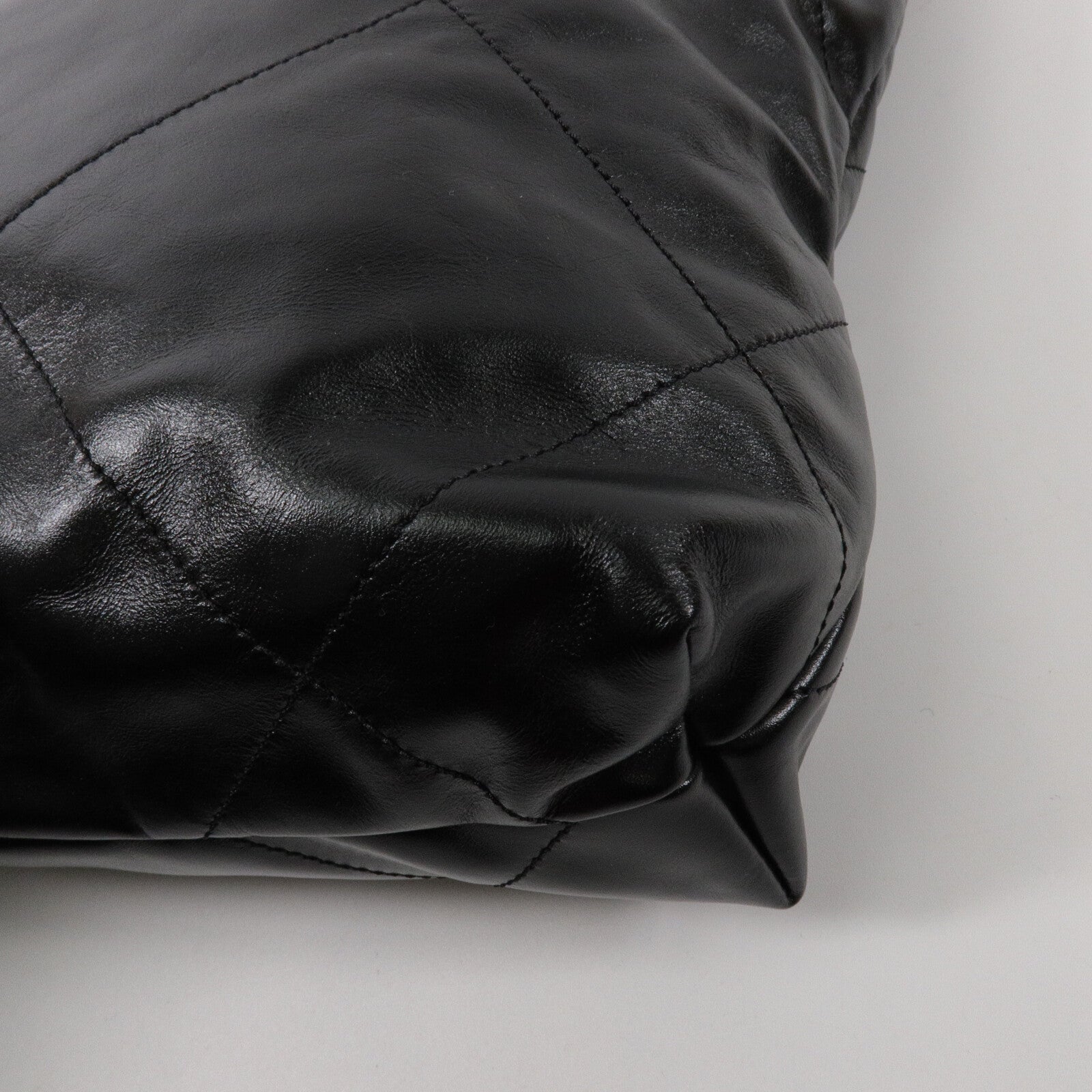 CHANEL 牛皮皮革Chanel 22 Small鏈帶肩背袋