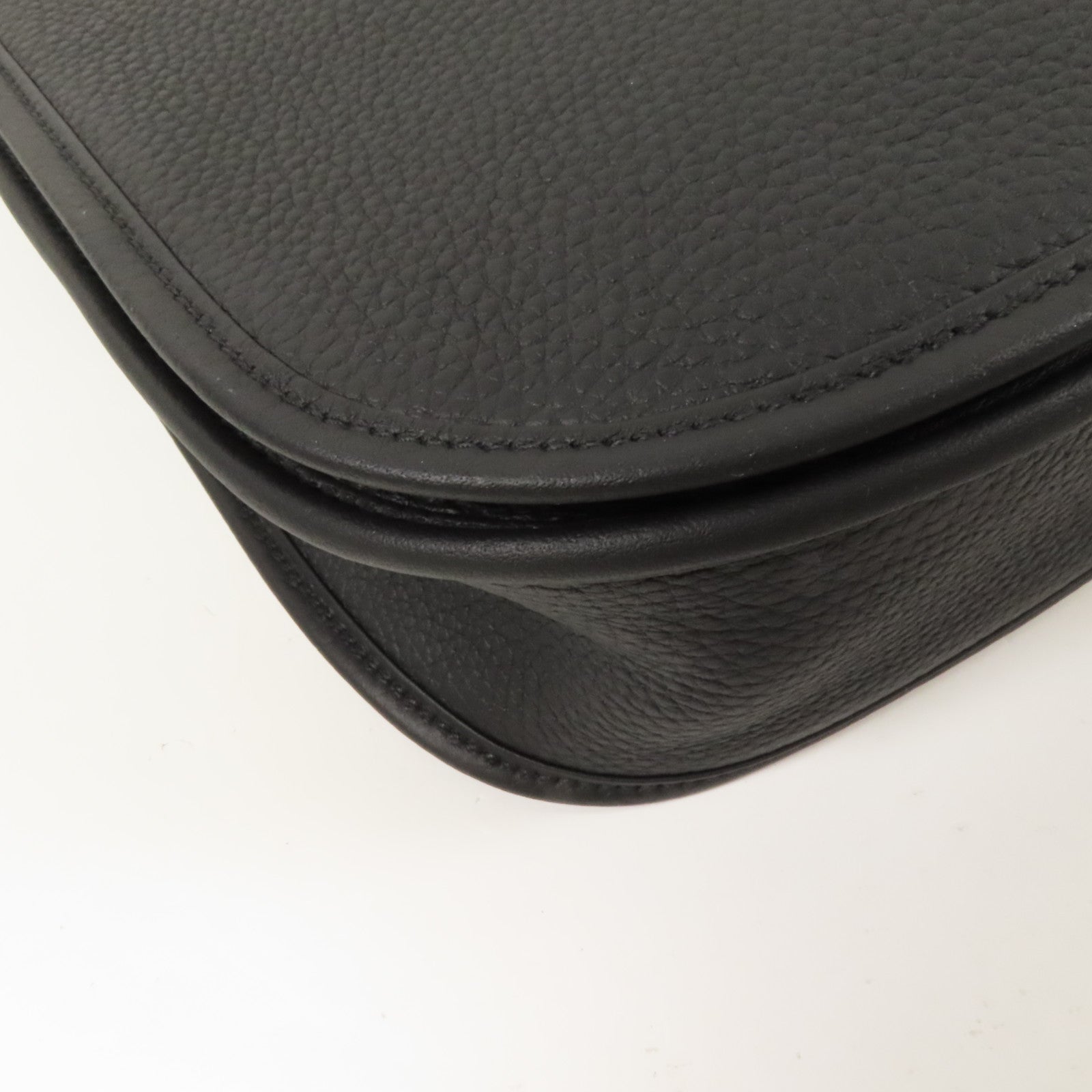 HERMES Clemence皮革Evelyne PM 金扣肩背袋Noir