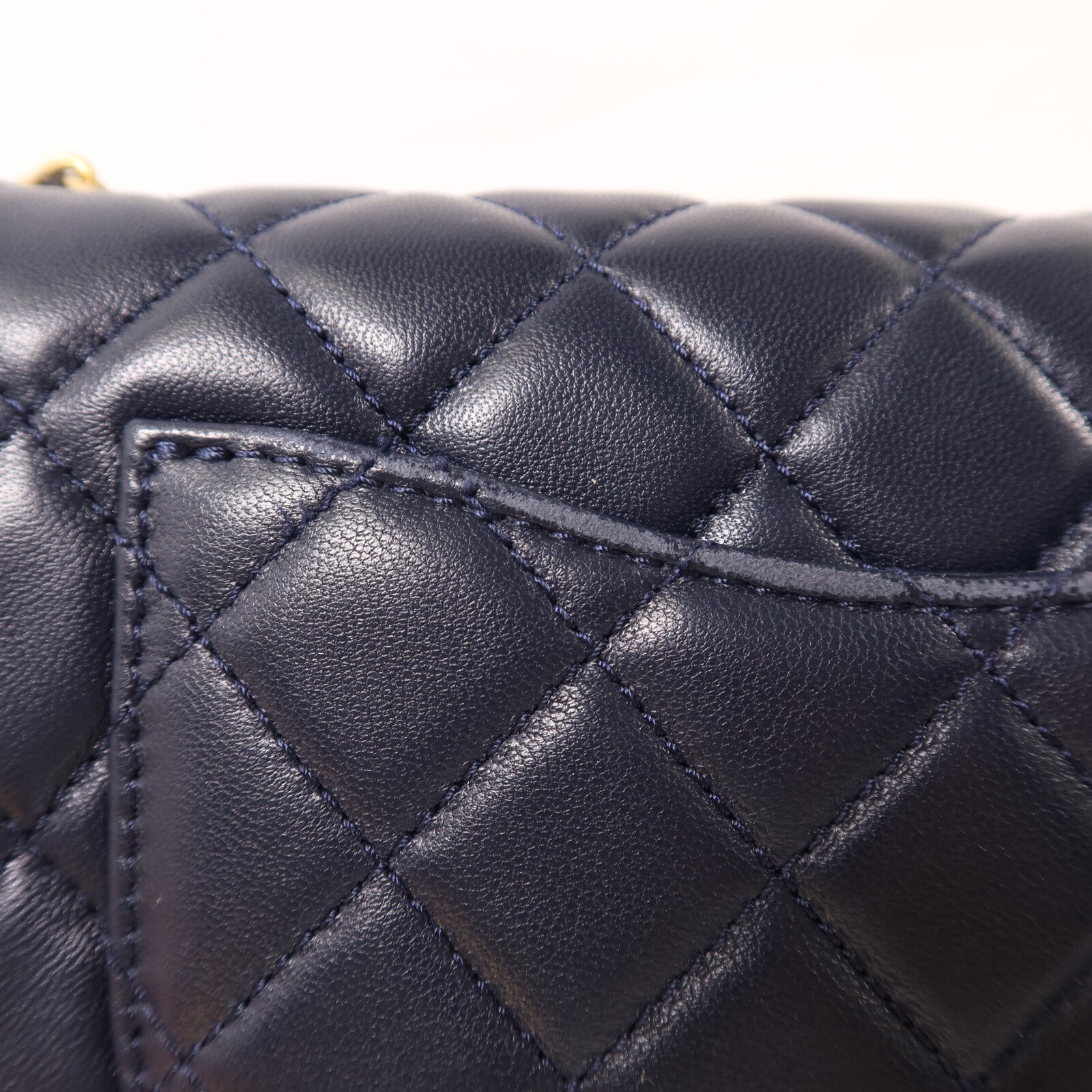 CHANEL 羊皮皮革Flap Bag With Pearl金扣鏈帶肩背袋