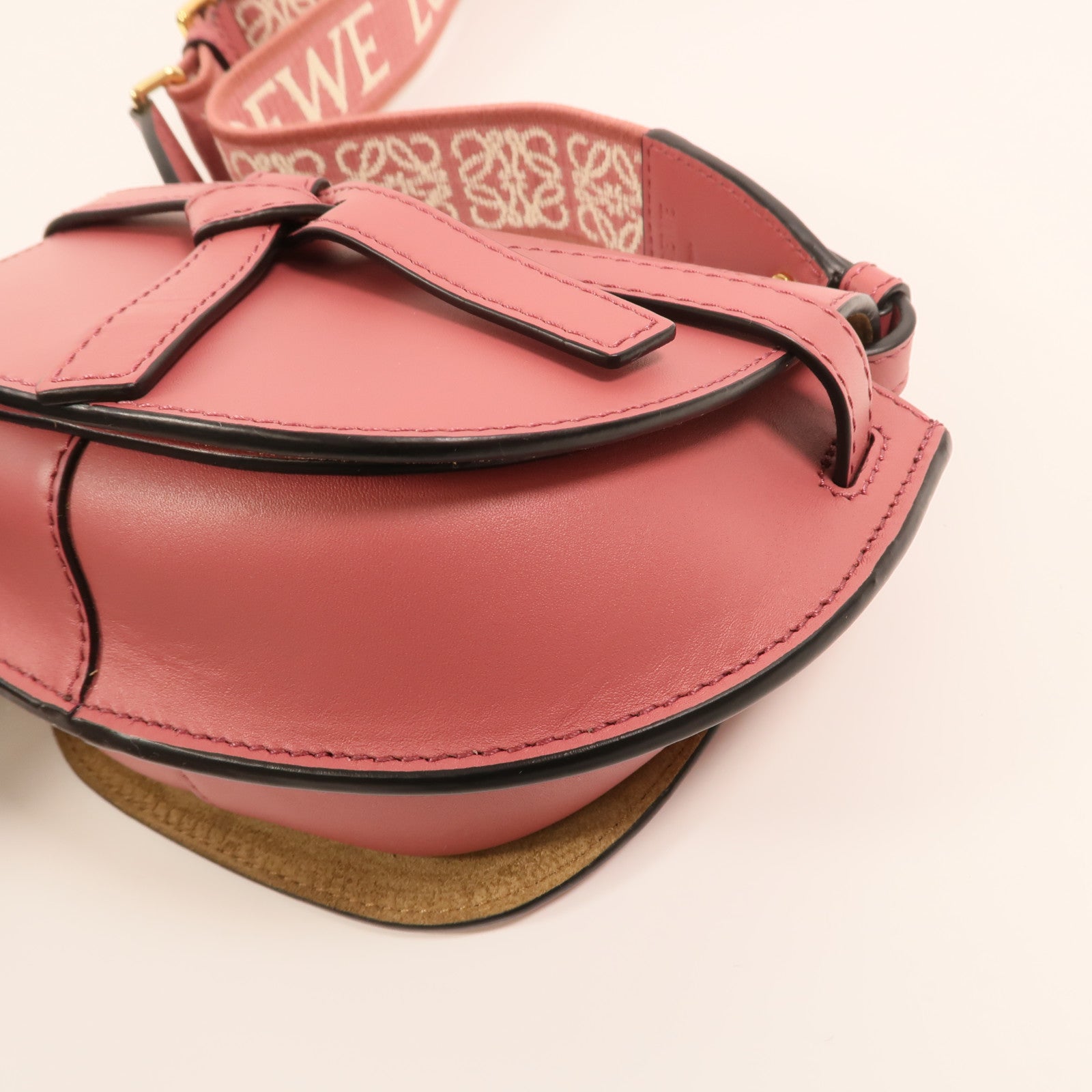 LOEWE 牛皮皮革Mini Gate金扣肩背袋