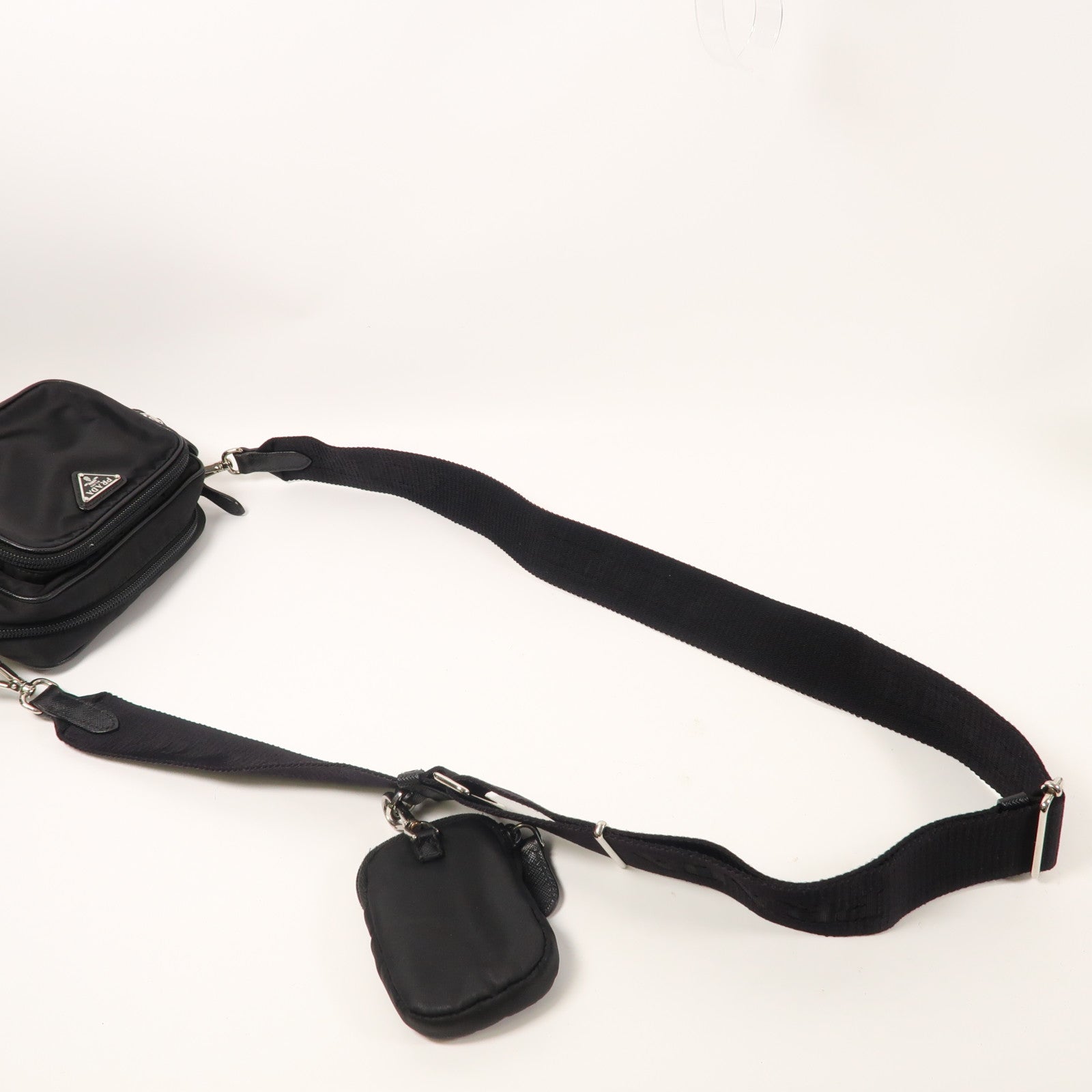 PRADA 尼龍Shoulder Bag銀扣肩背袋黑色