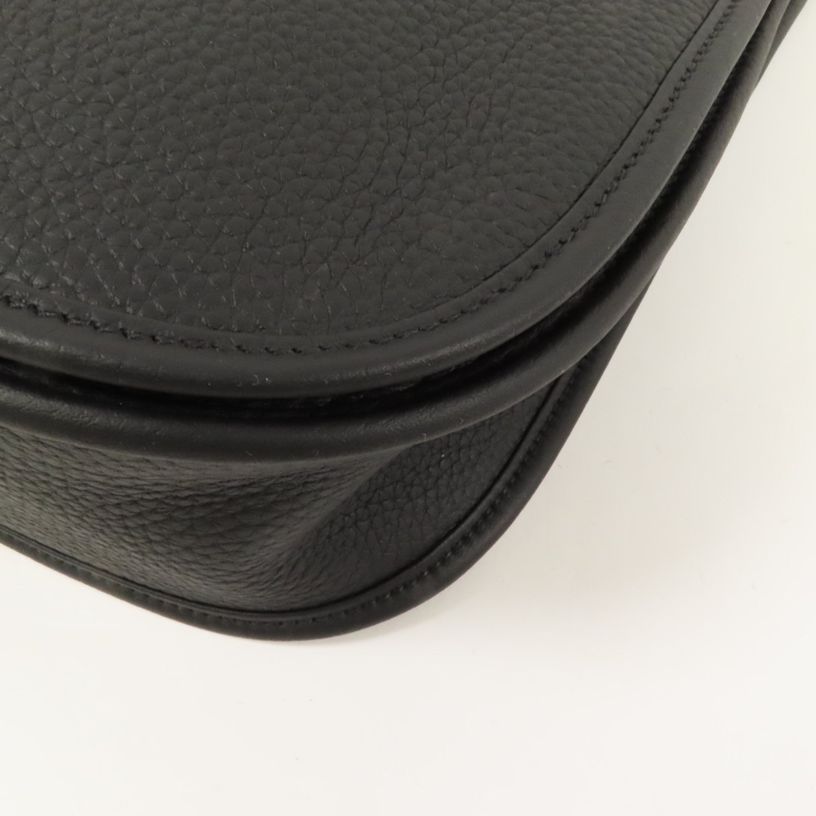 HERMES Clemence皮革Evelyne PM 金扣肩背袋Noir