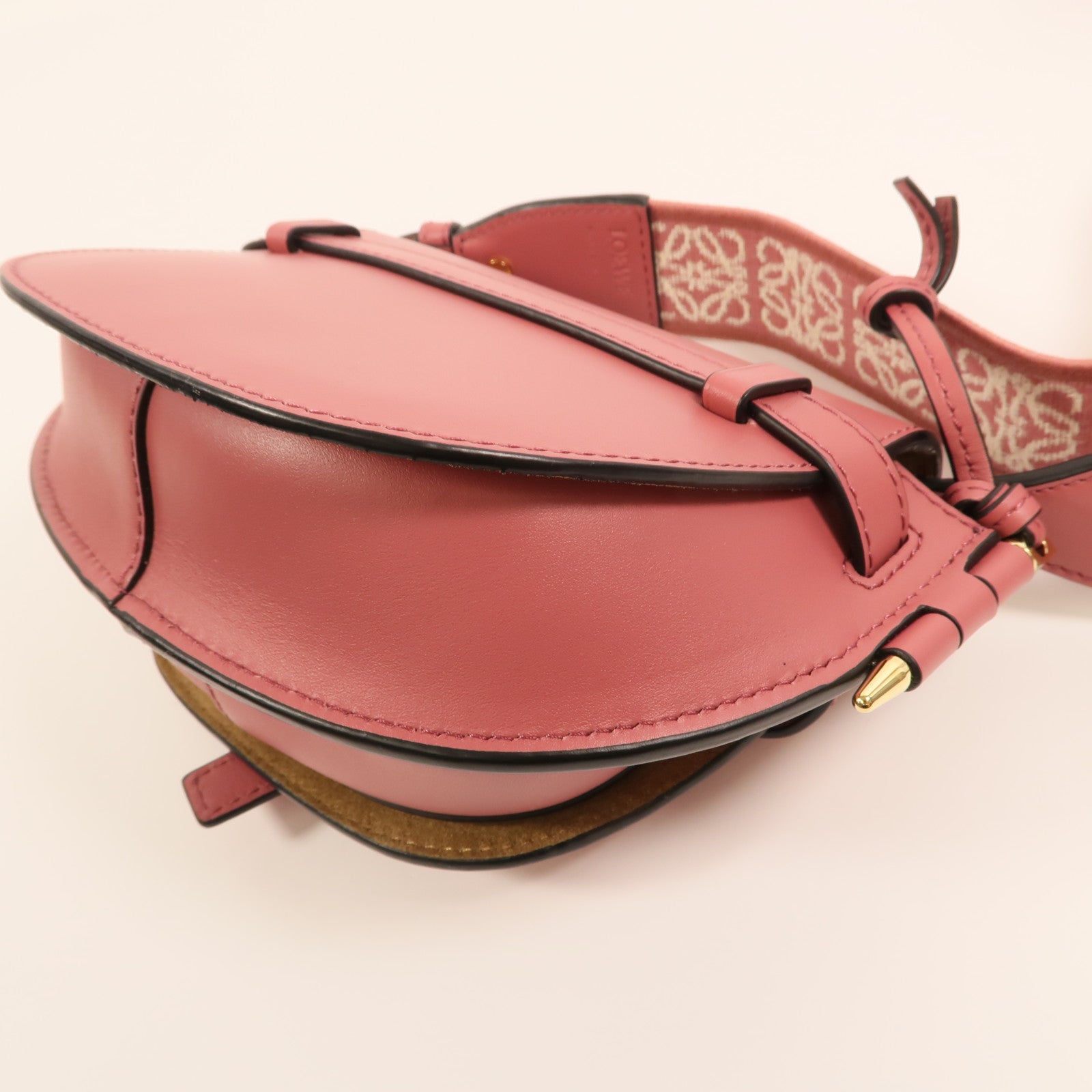 LOEWE 牛皮皮革Mini Gate金扣肩背袋