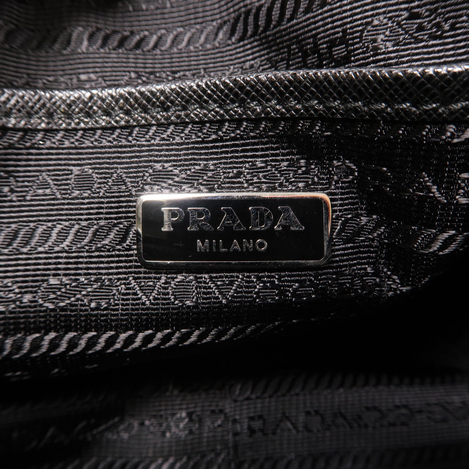PRADA 尼龍Shoulder Bag銀扣肩背袋黑色