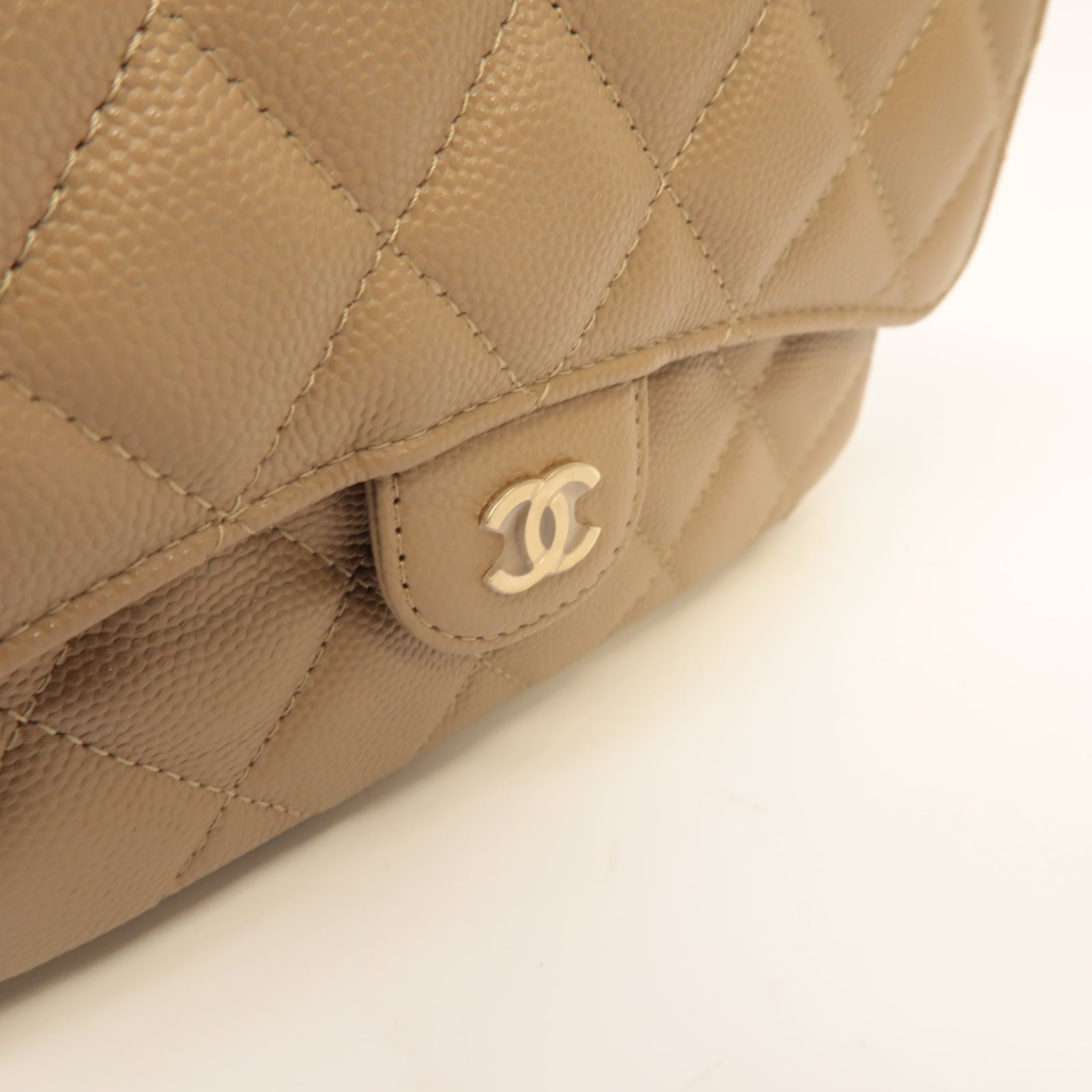 CHANEL 菱格Caviar皮革Chain Shoulder金扣鏈帶肩背袋米色