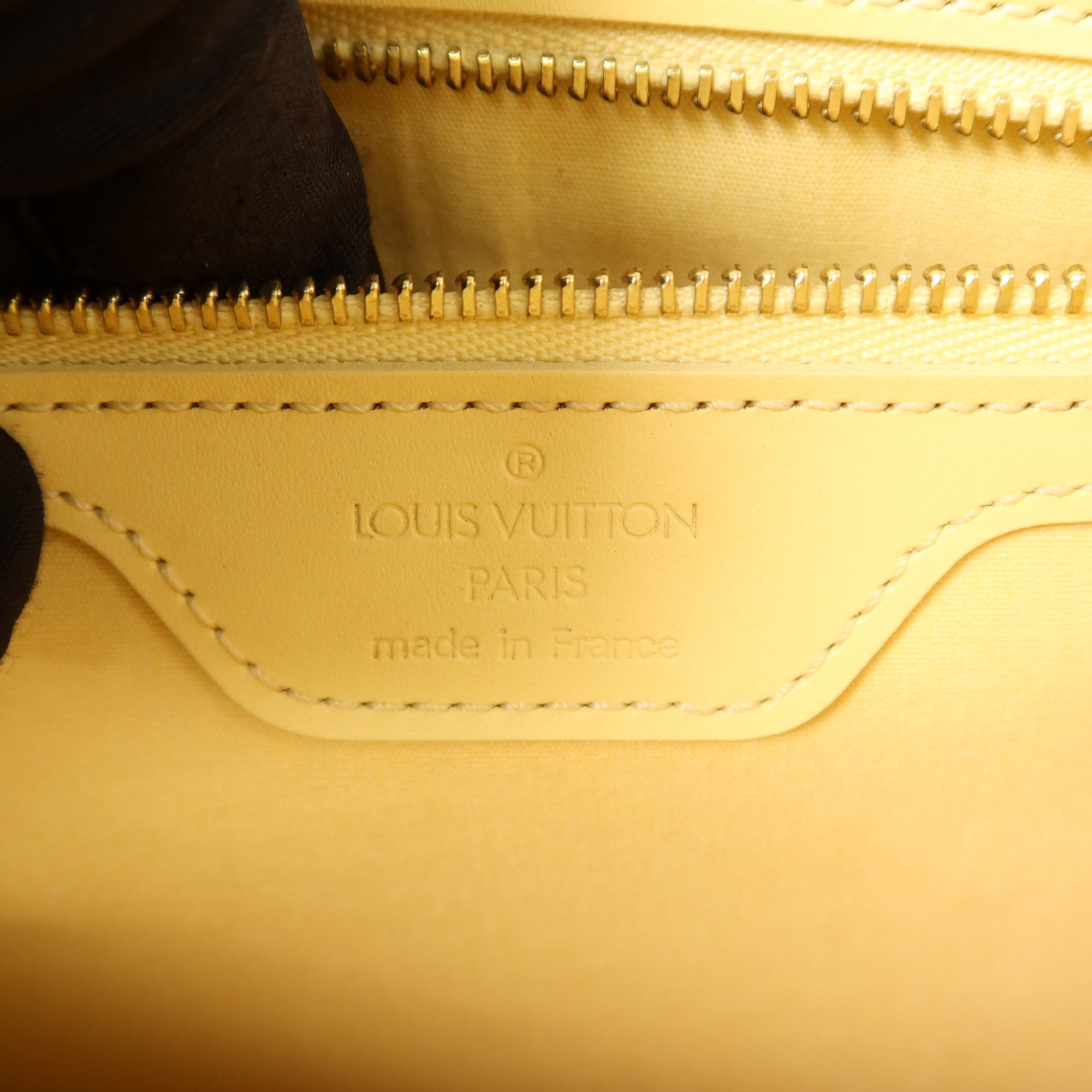 LOUIS VUITTON Epi Saint Tropez金扣肩背袋