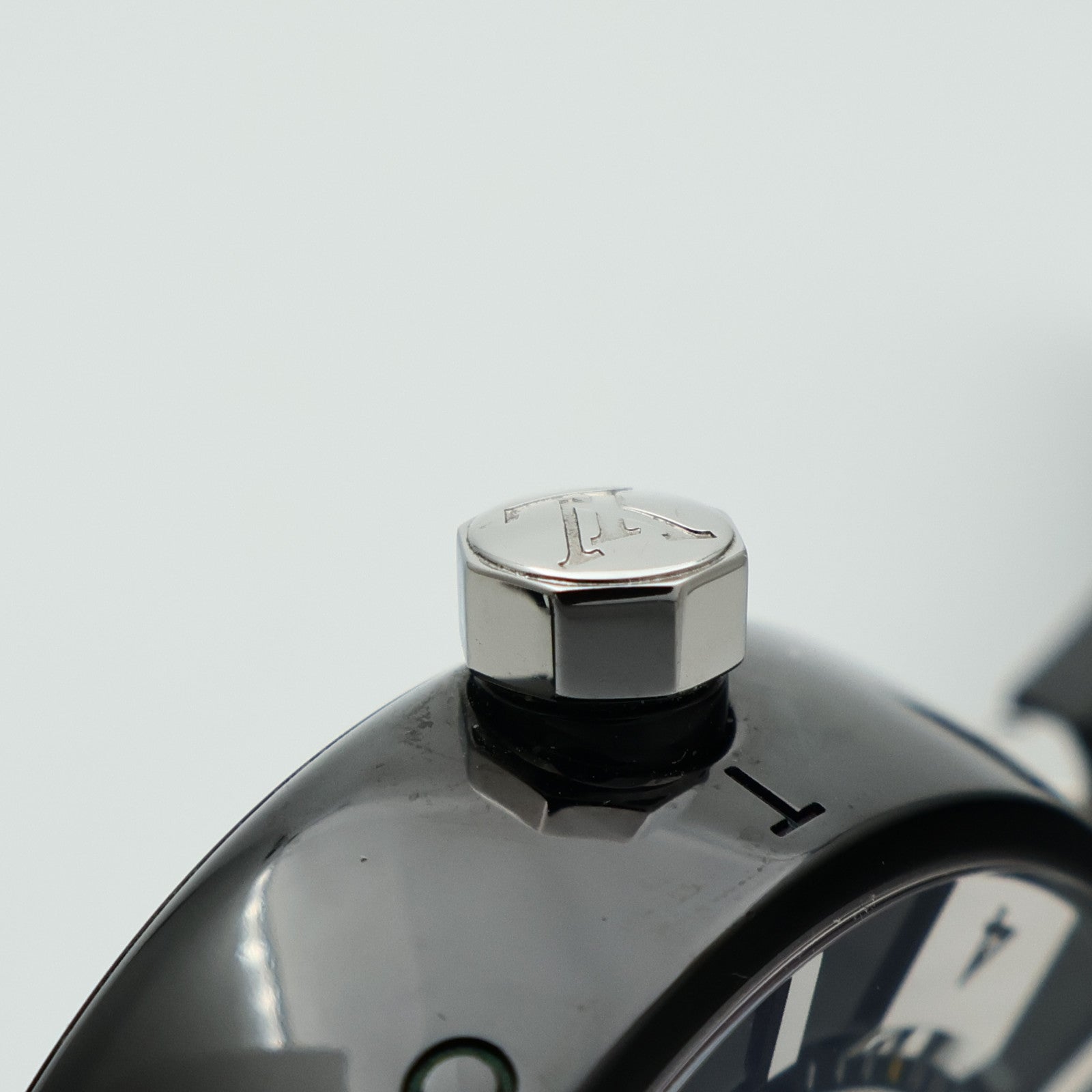 LOUIS VUITTON Tambour GMT Q113K