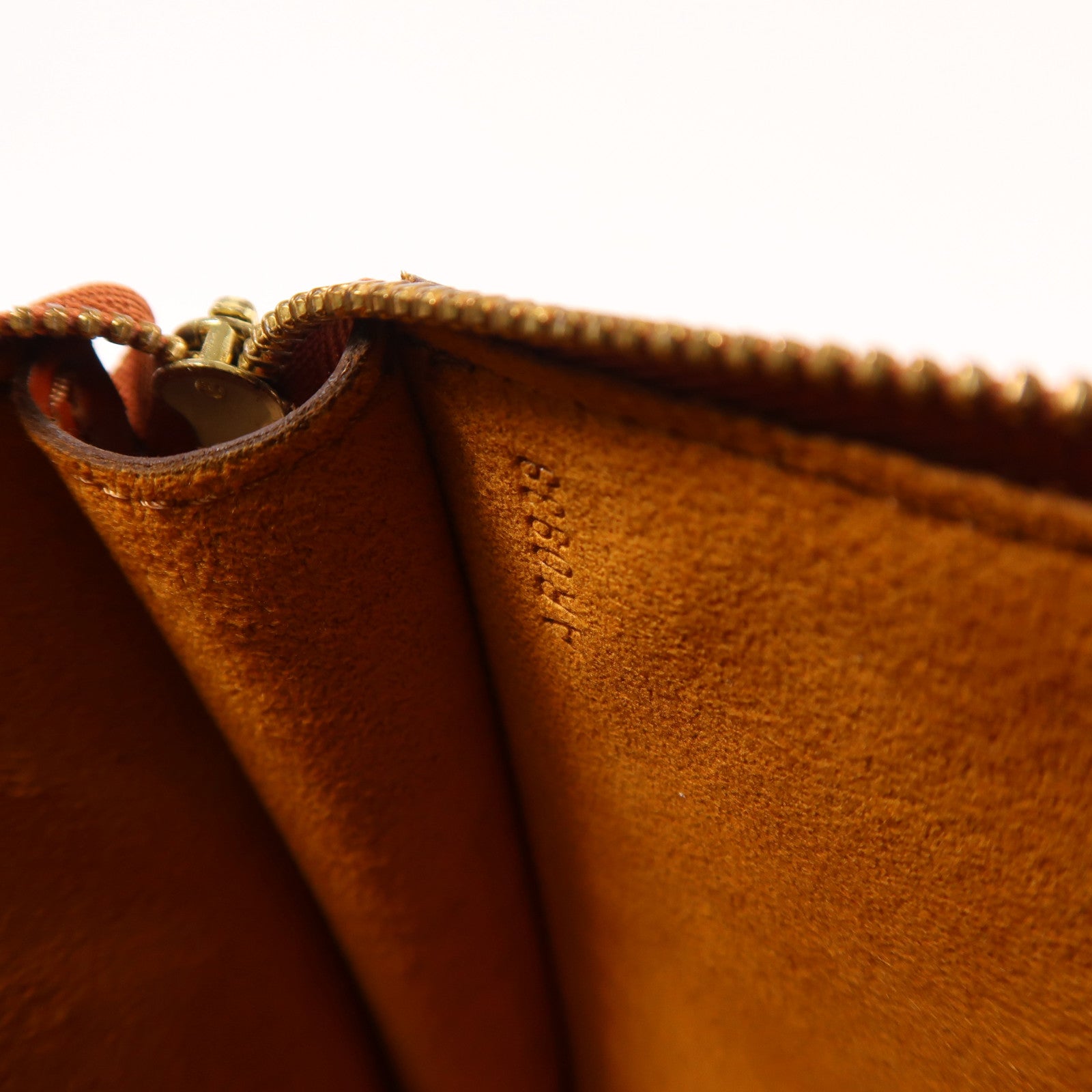 LOUIS VUITTON Epi Pochette Accessories金扣手挽袋焦糖色