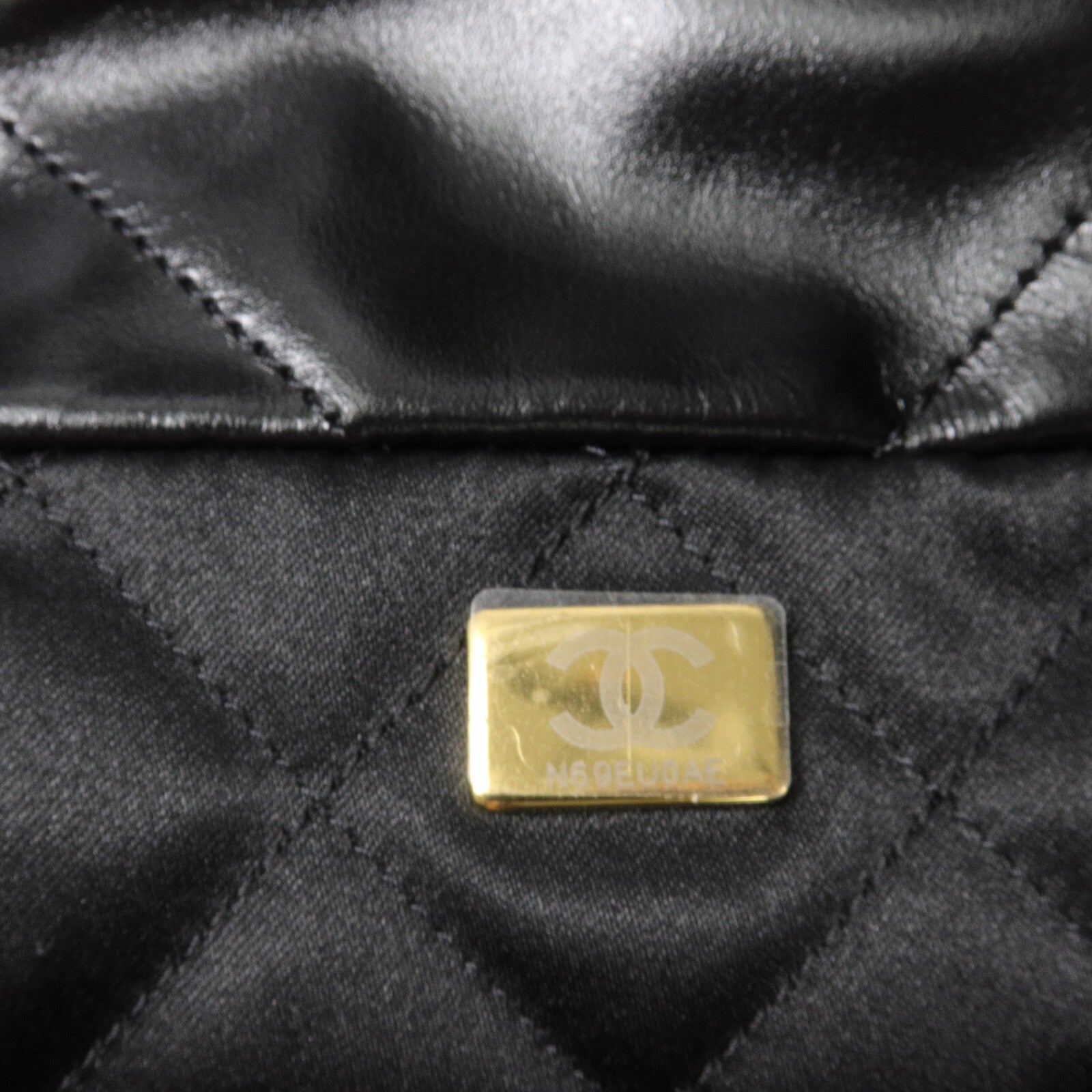CHANEL 牛皮皮革Chanel 22 Small鏈帶肩背袋