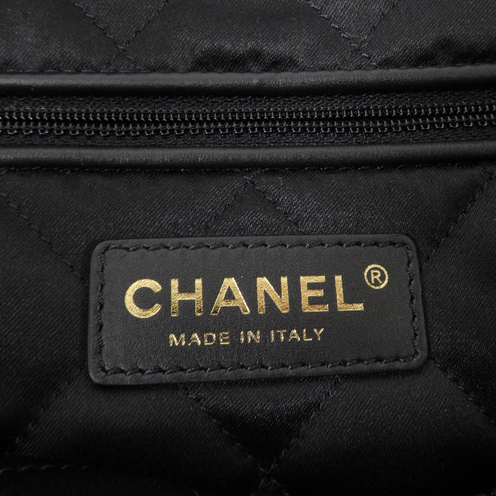 CHANEL 牛皮皮革Chanel 22 Small鏈帶肩背袋