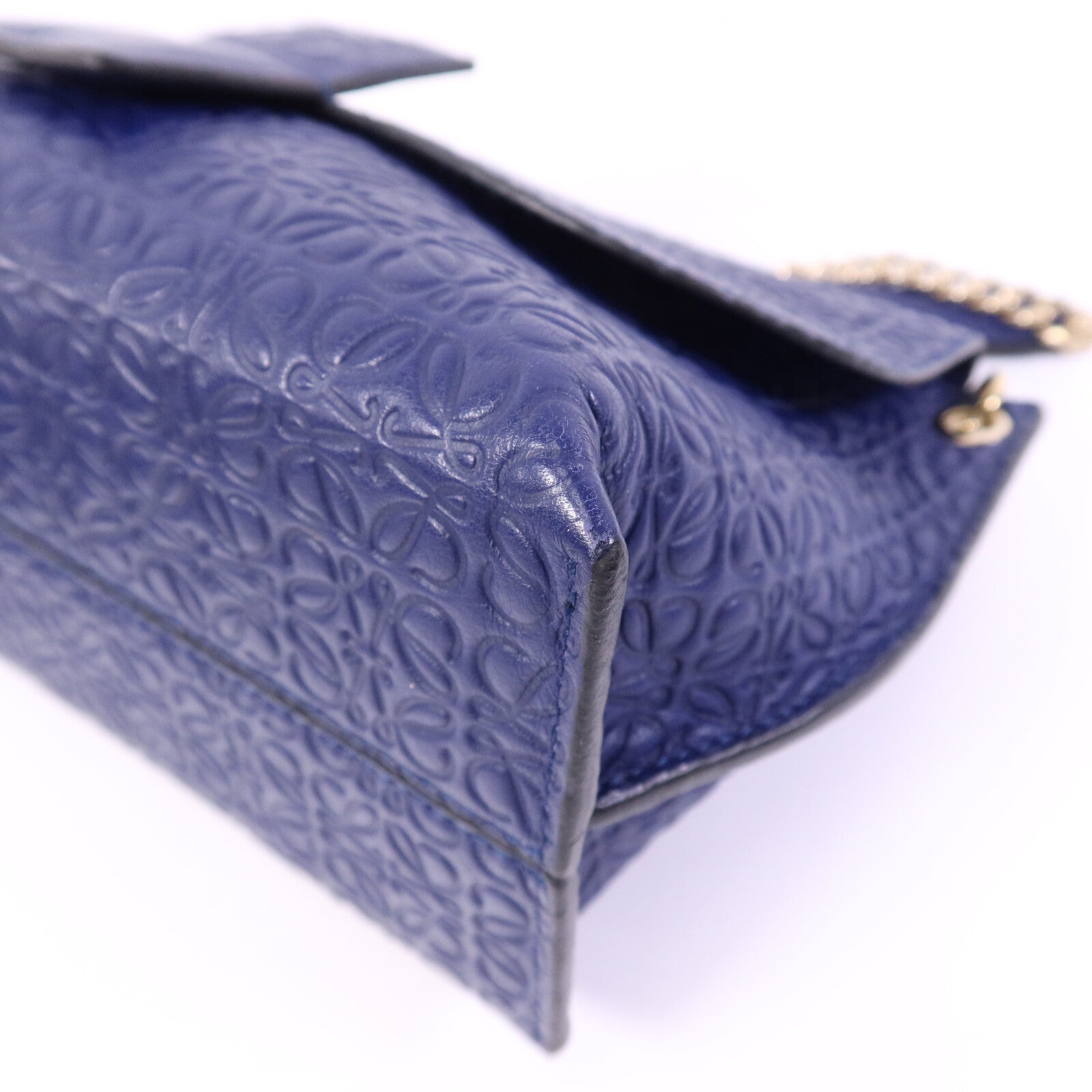 LOEWE 牛皮皮革Avenue Anagram金扣鏈帶肩背袋