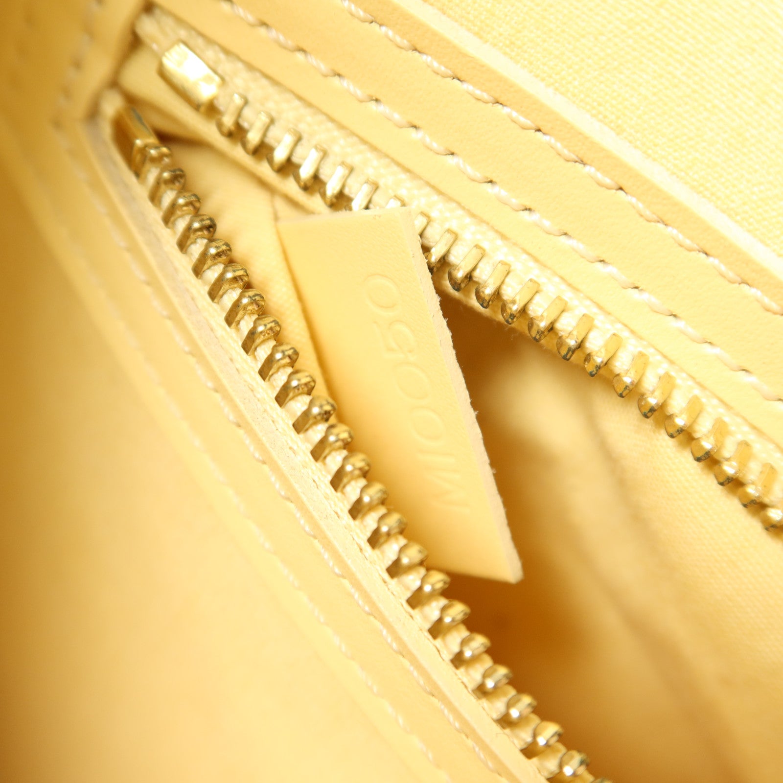 LOUIS VUITTON Epi Saint Tropez金扣肩背袋