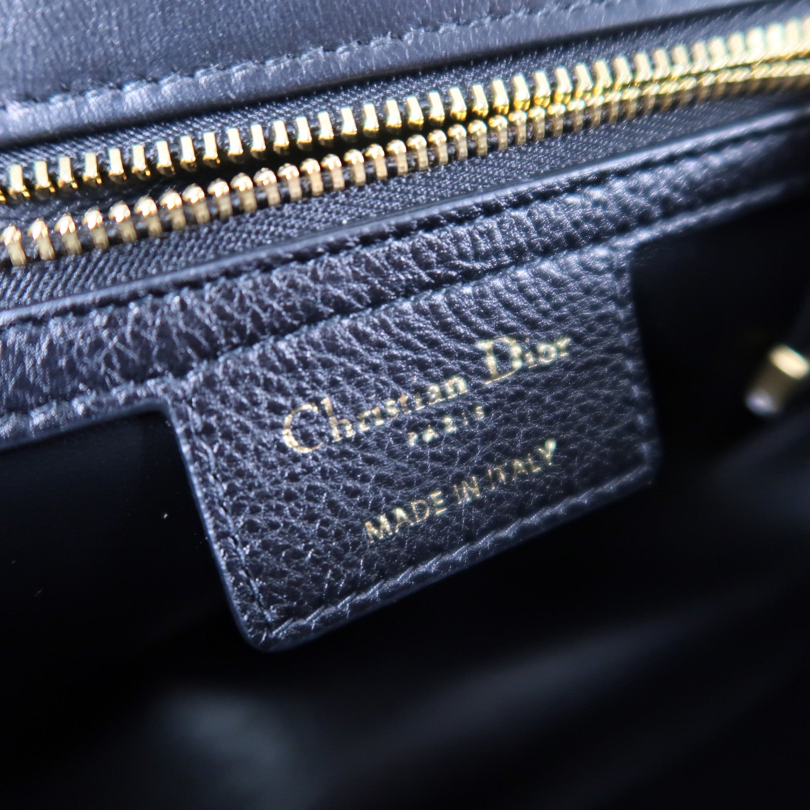 Dior 牛皮皮革Caro Small鏈帶肩背袋
