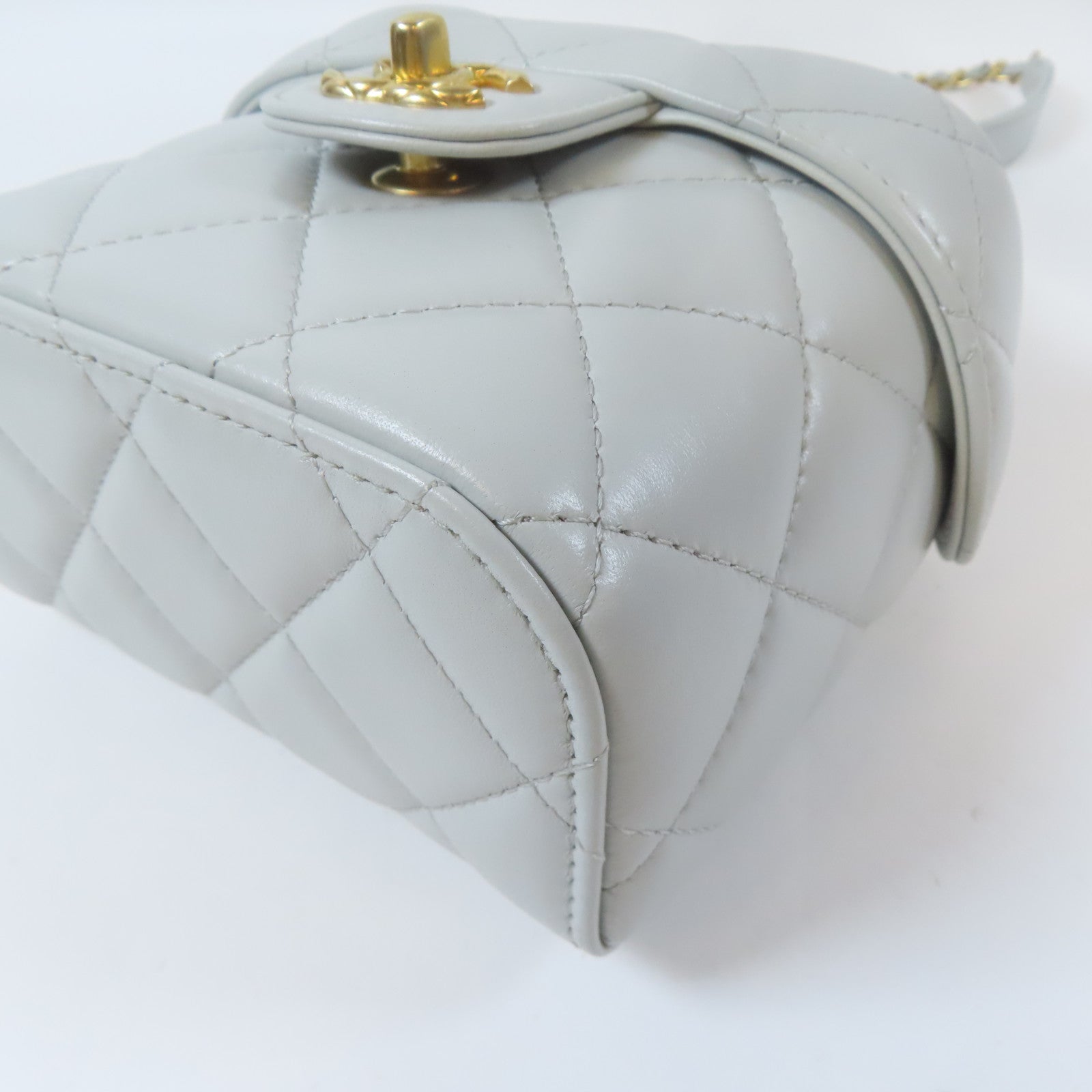 CHANEL 【激減優惠】菱格羊皮皮革Vanity Case金扣鏈帶肩背袋藍色