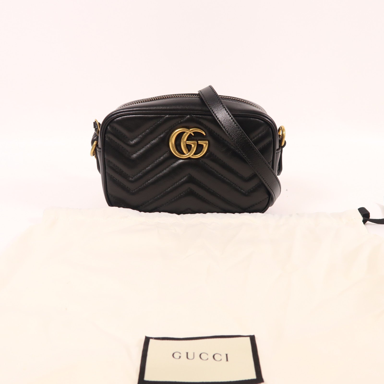 GUCCI 牛皮皮革GG Marmont金扣鏈帶肩背袋黑色