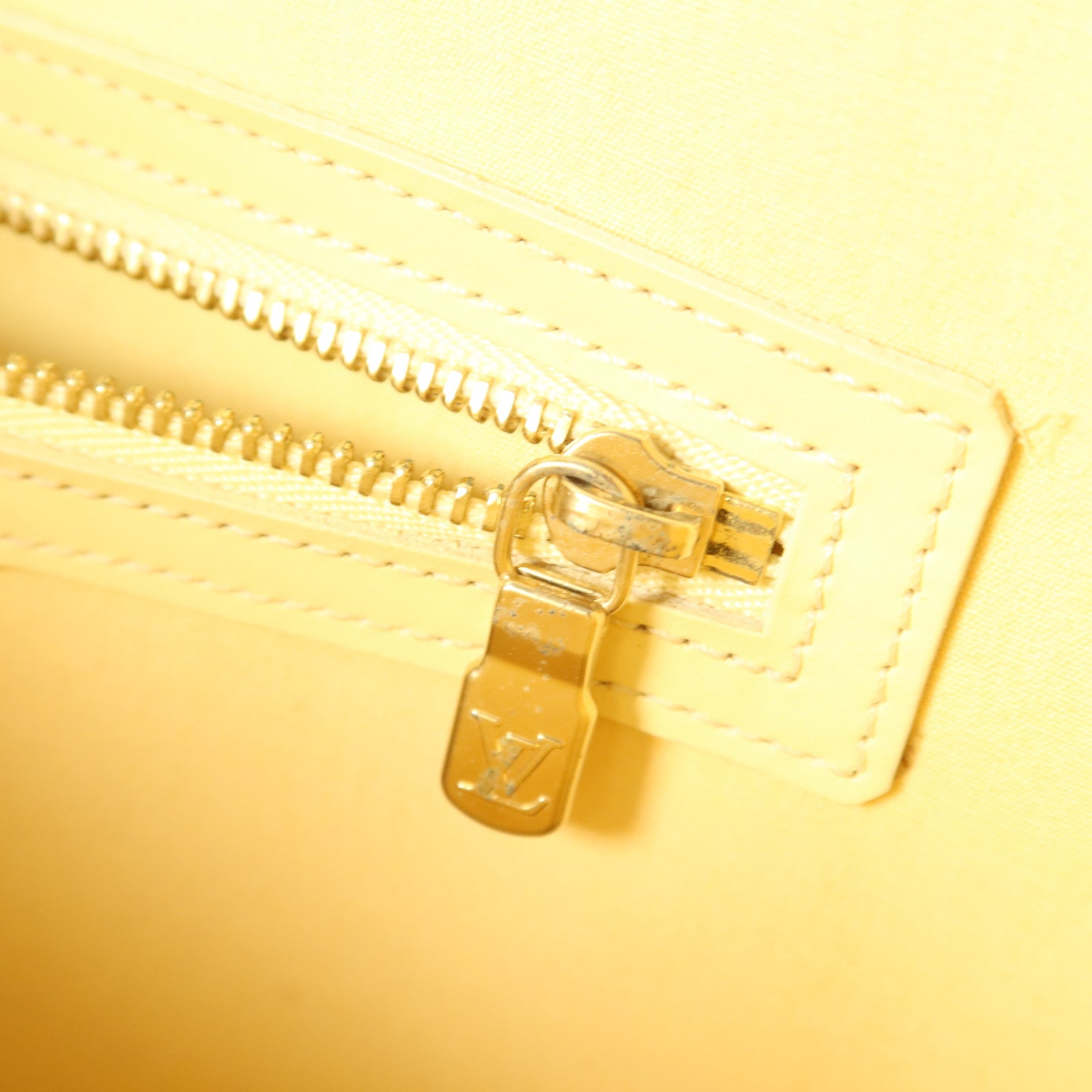 LOUIS VUITTON Epi Saint Tropez金扣肩背袋