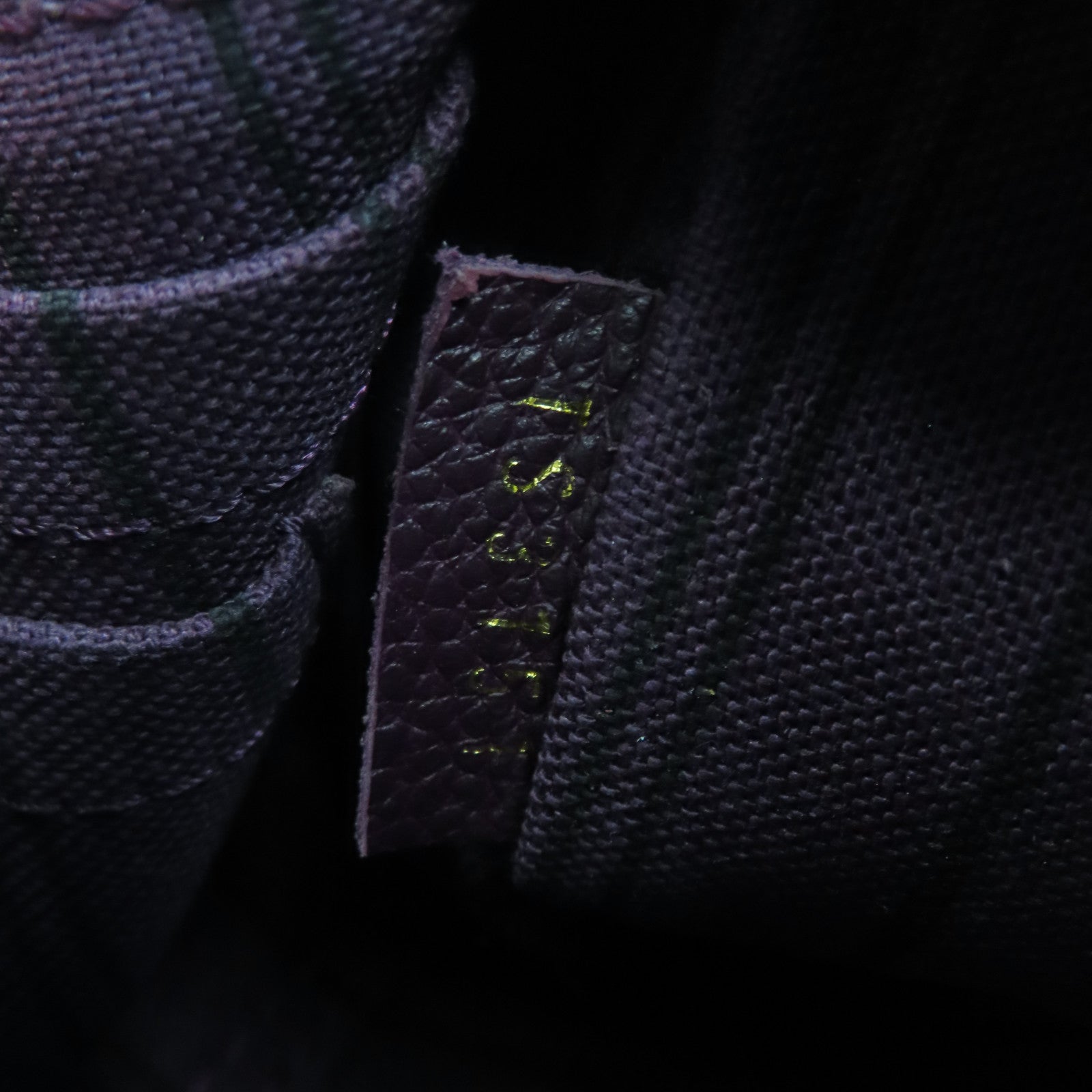 LOUIS VUITTON Monogram Empreinte Citadine Pochette金釦手挽袋紫色