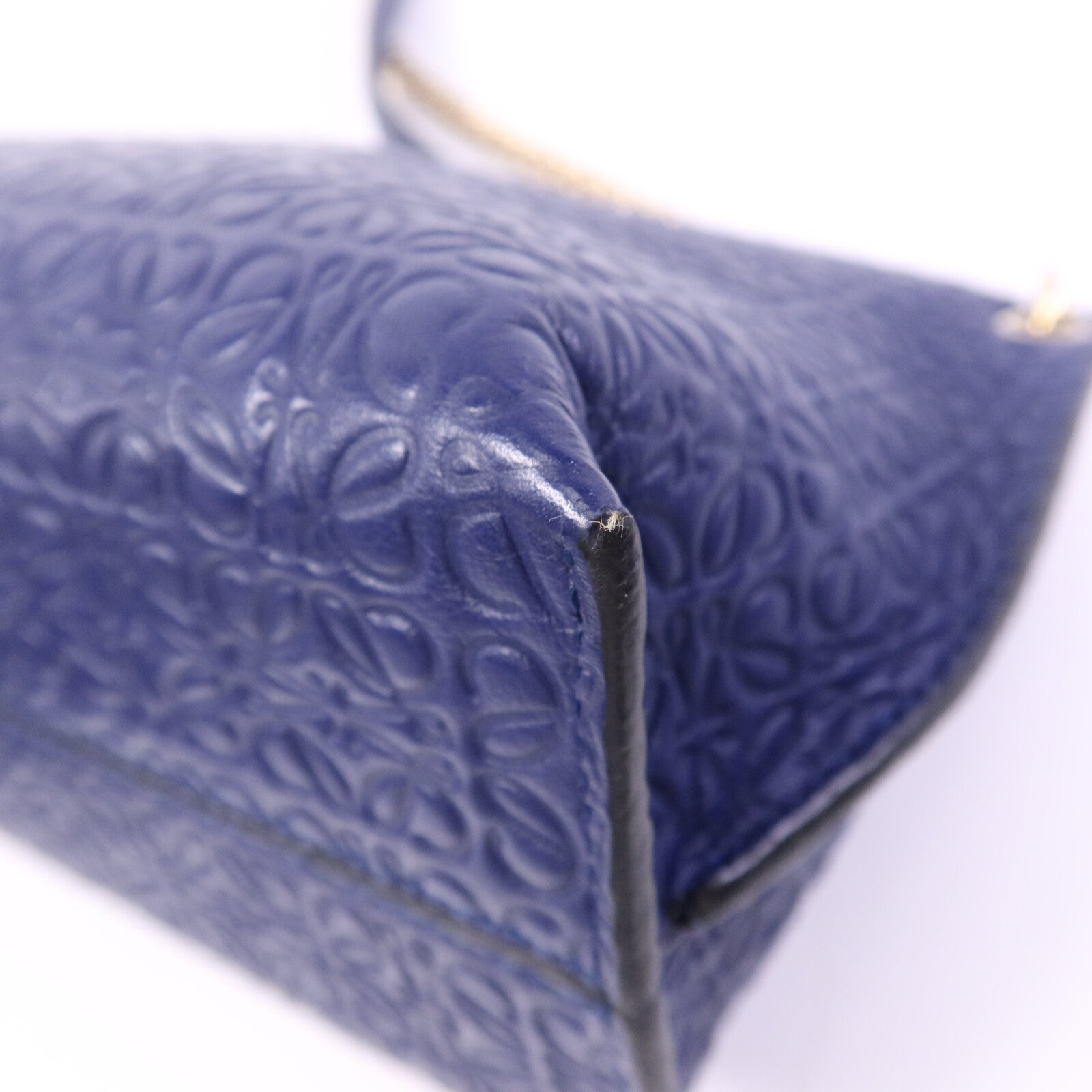 LOEWE 牛皮皮革Avenue Anagram金扣鏈帶肩背袋