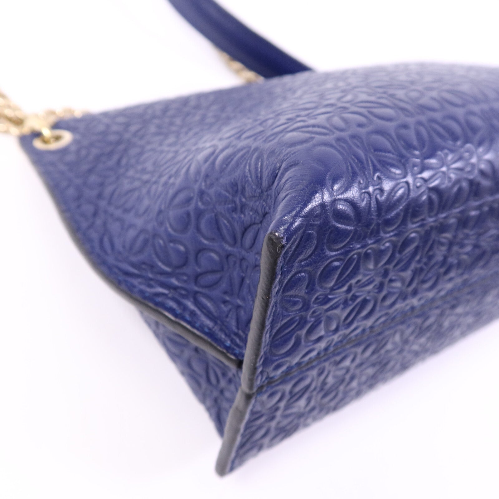 LOEWE 牛皮皮革Avenue Anagram金扣鏈帶肩背袋
