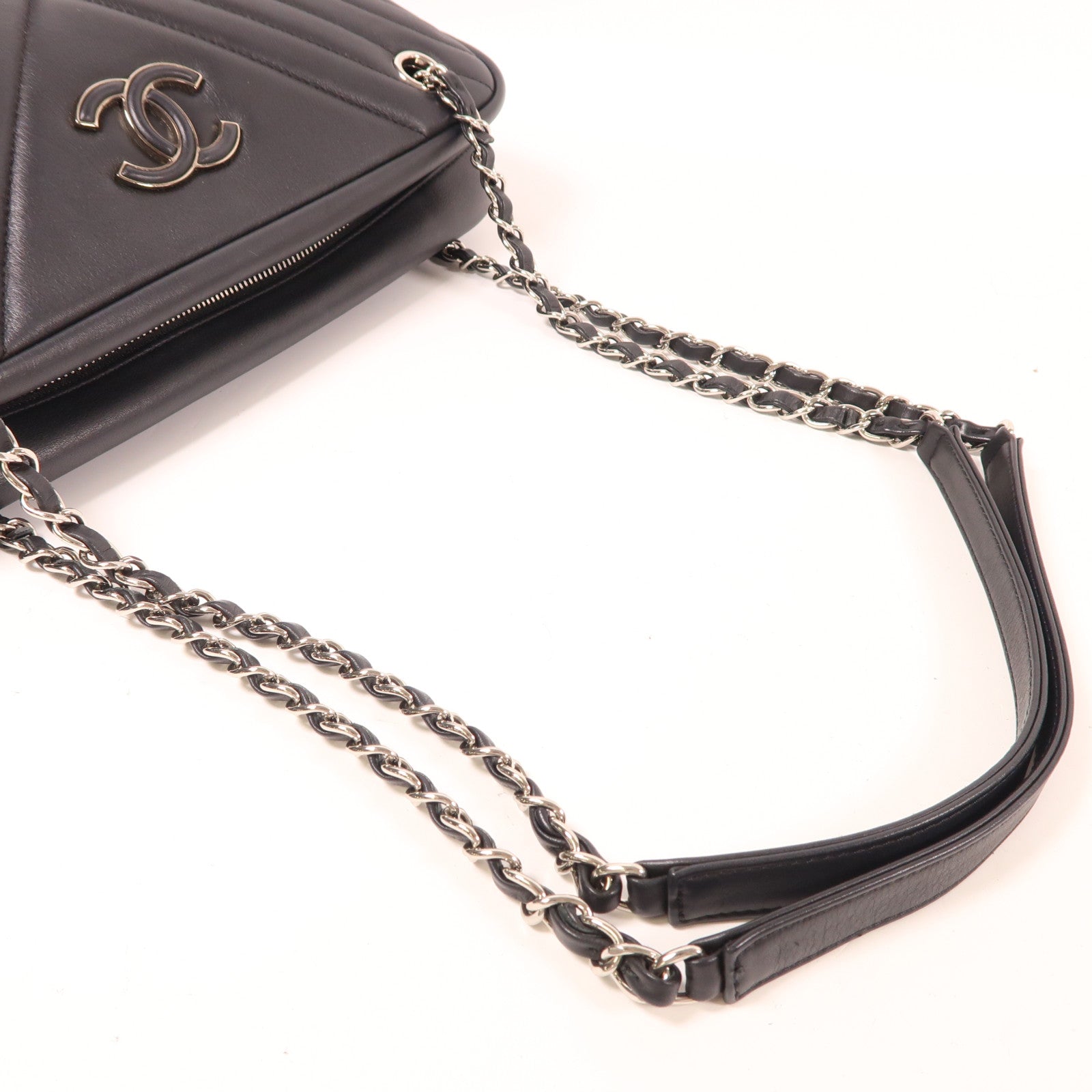 CHANEL 羊皮皮革Chain Shoulder銀扣肩背袋黑色