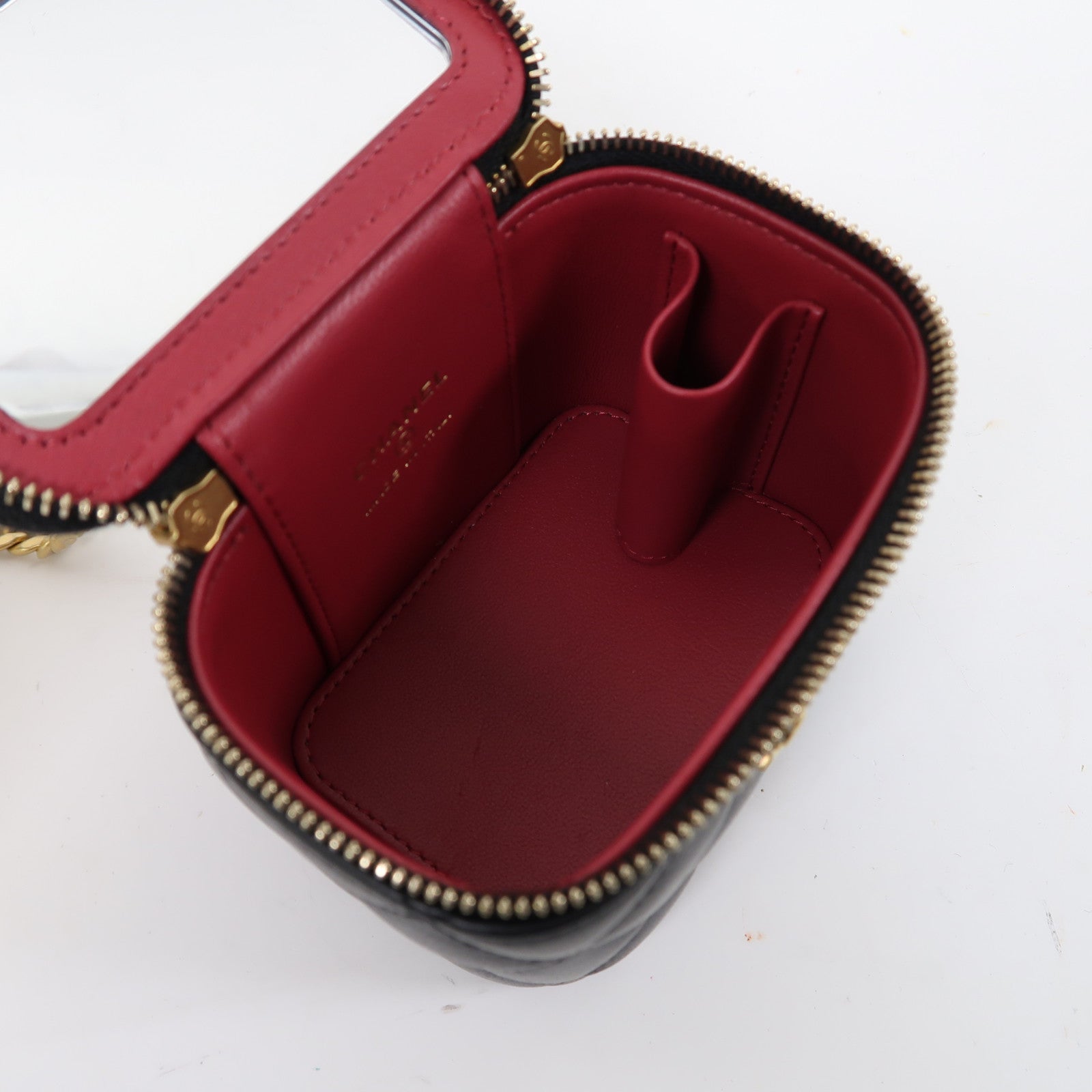 CHANEL 菱格皮革Vanity Case金扣鏈帶肩背袋黑色