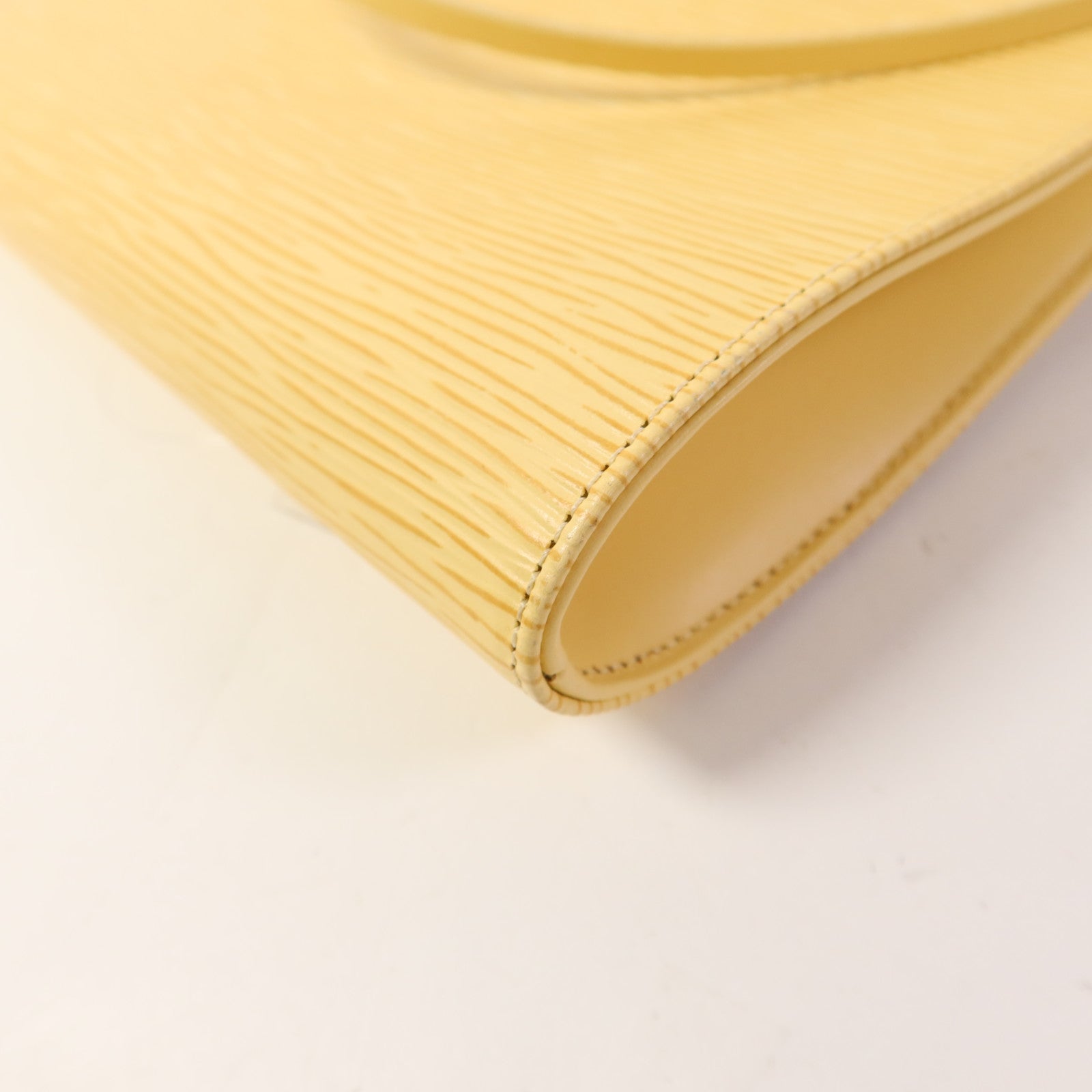 LOUIS VUITTON Epi Saint Tropez金扣肩背袋