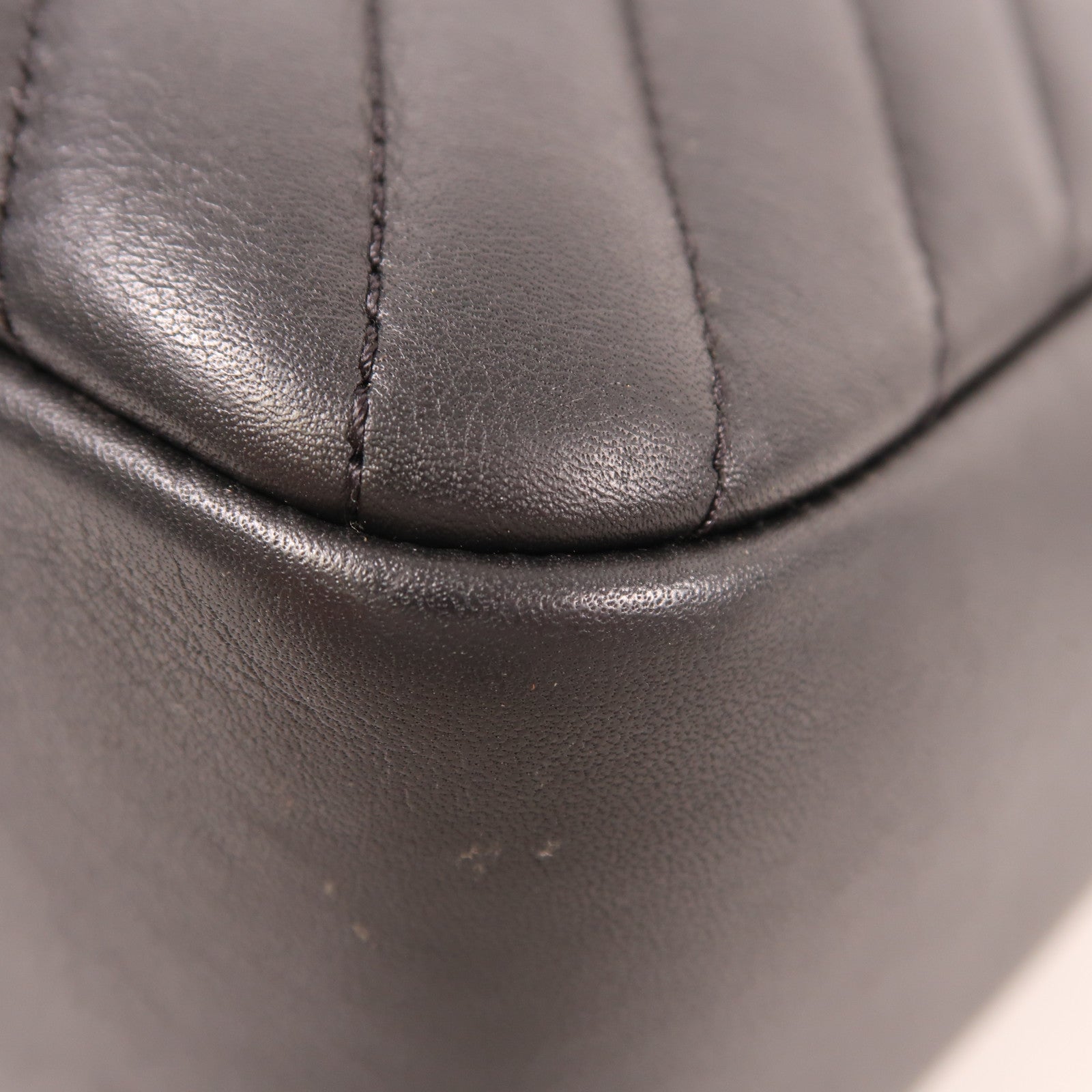 CHANEL 羊皮皮革Chain Shoulder銀扣肩背袋黑色