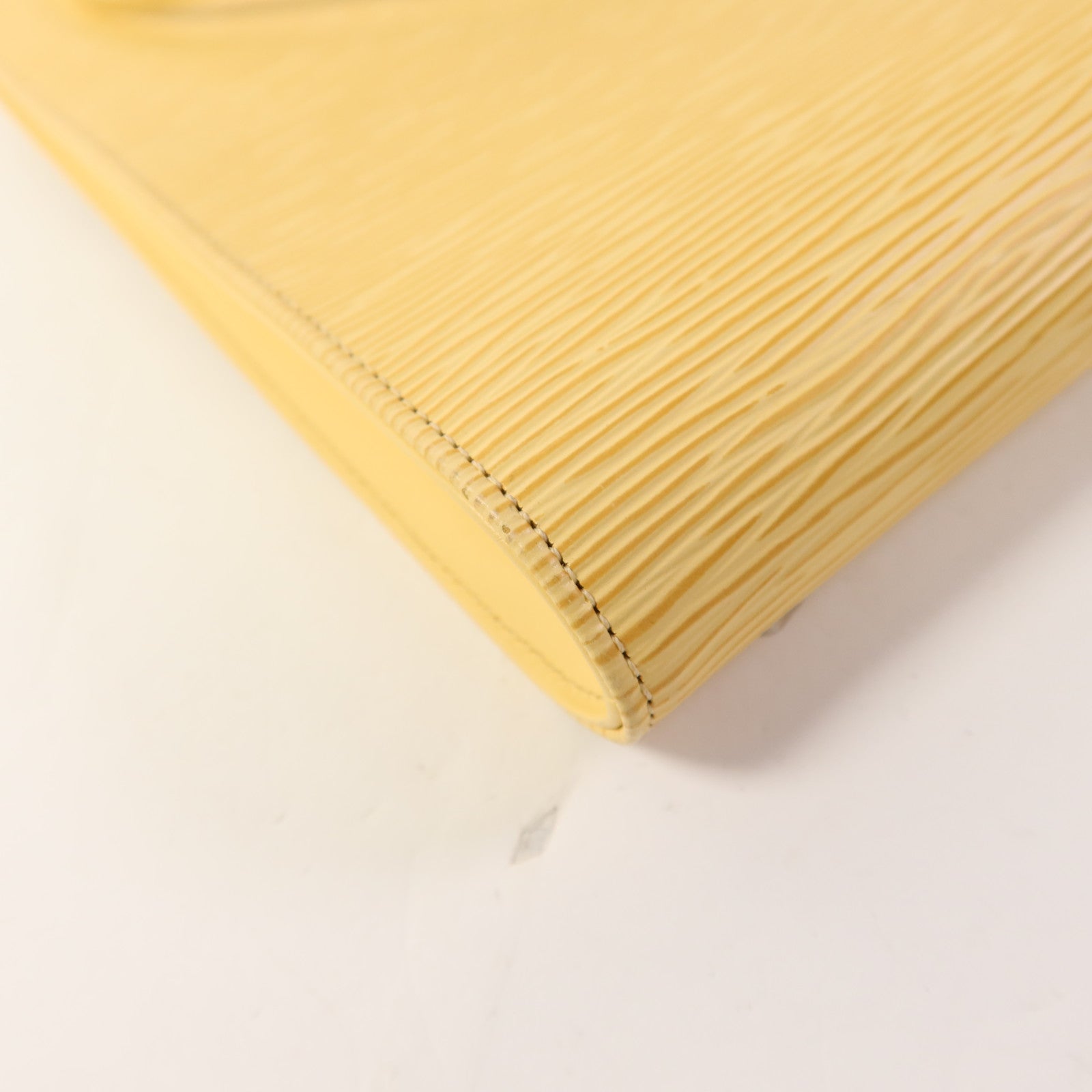 LOUIS VUITTON Epi Saint Tropez金扣肩背袋